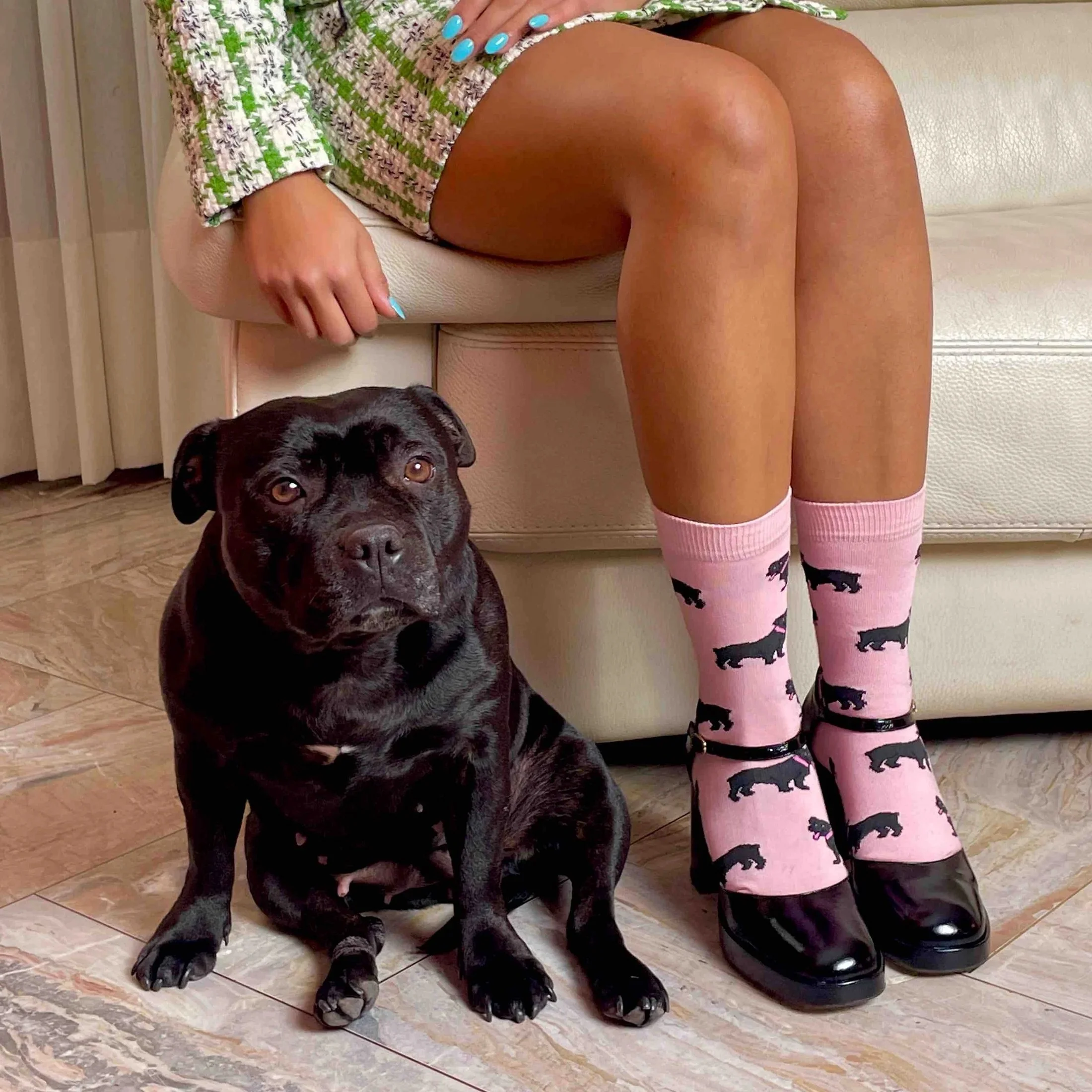 coucou-suzette-accessoire-accessory-cadeau-gift-socks-chaussettes-unisex-mixte-cotton-coton-motif-pattern-dog-chien-ouaf-woof-staffie-staffy-noir-black-rose-pink-crea-Web.jpg
