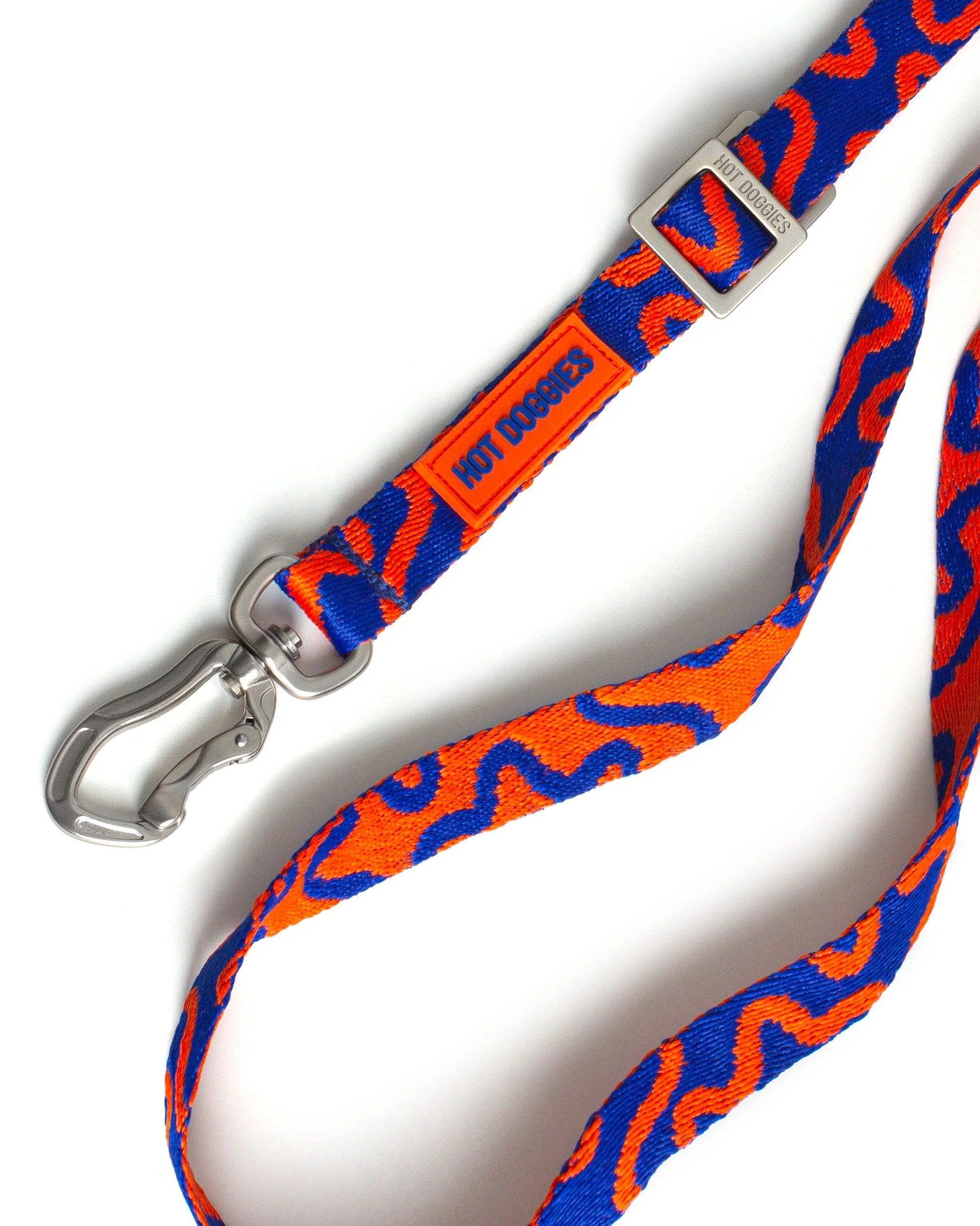 hands-free-leash-rocky-electric-hot-doggies-02.jpg