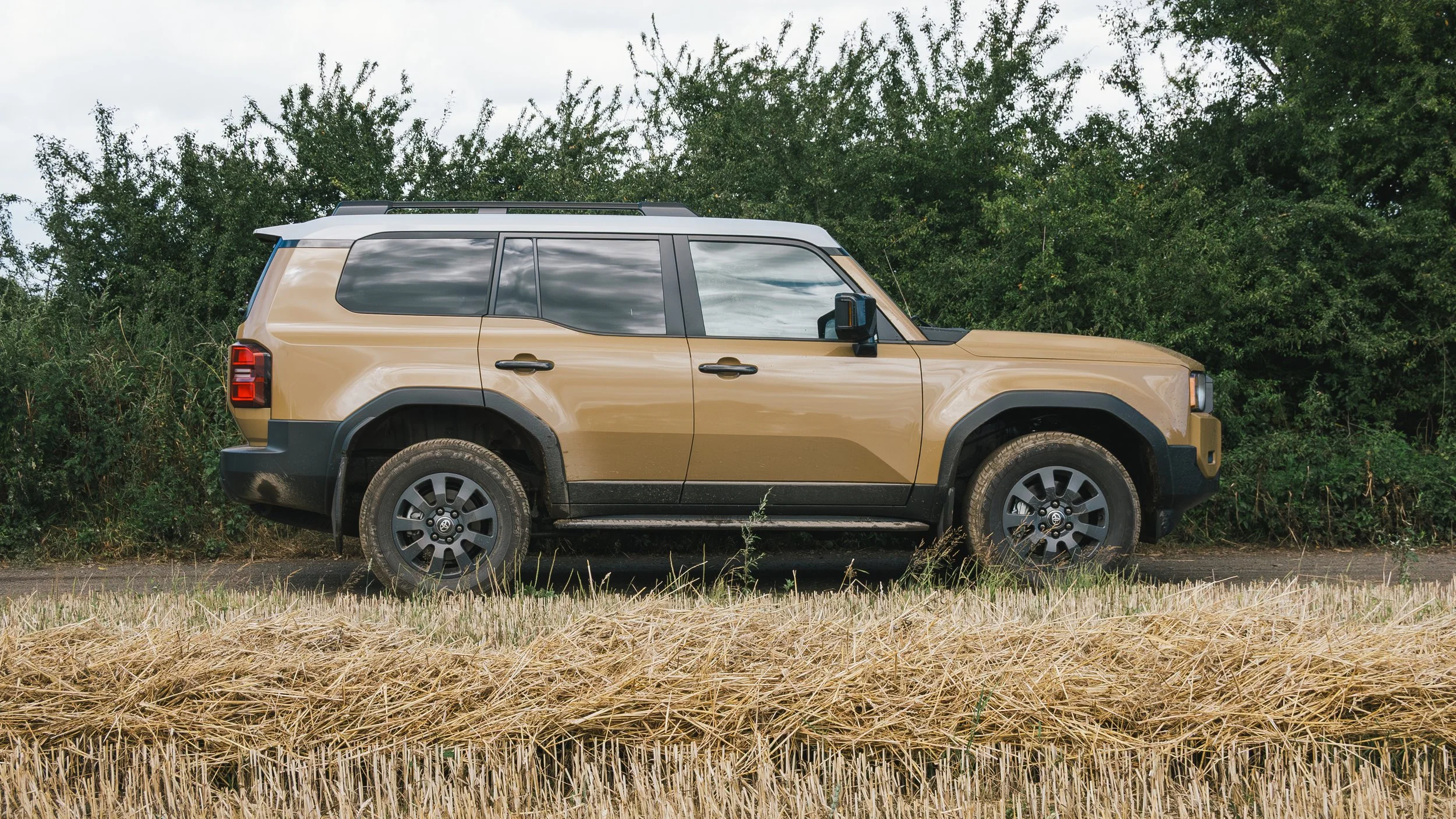 TOYOTA_LAND_CRUISER-04.jpg