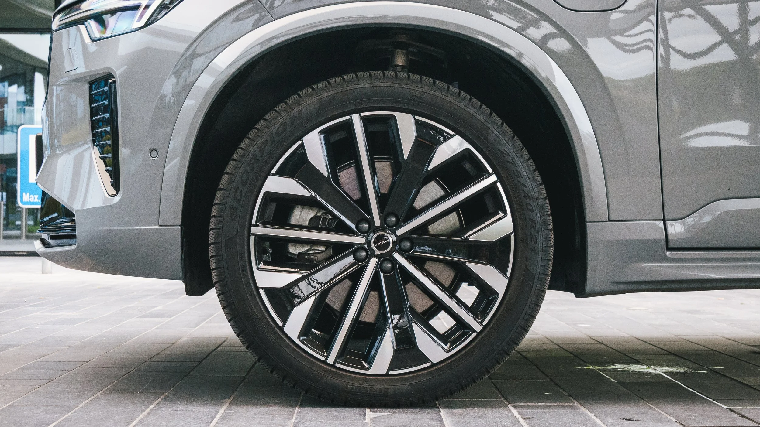 VOLVO_XC90-10.jpg