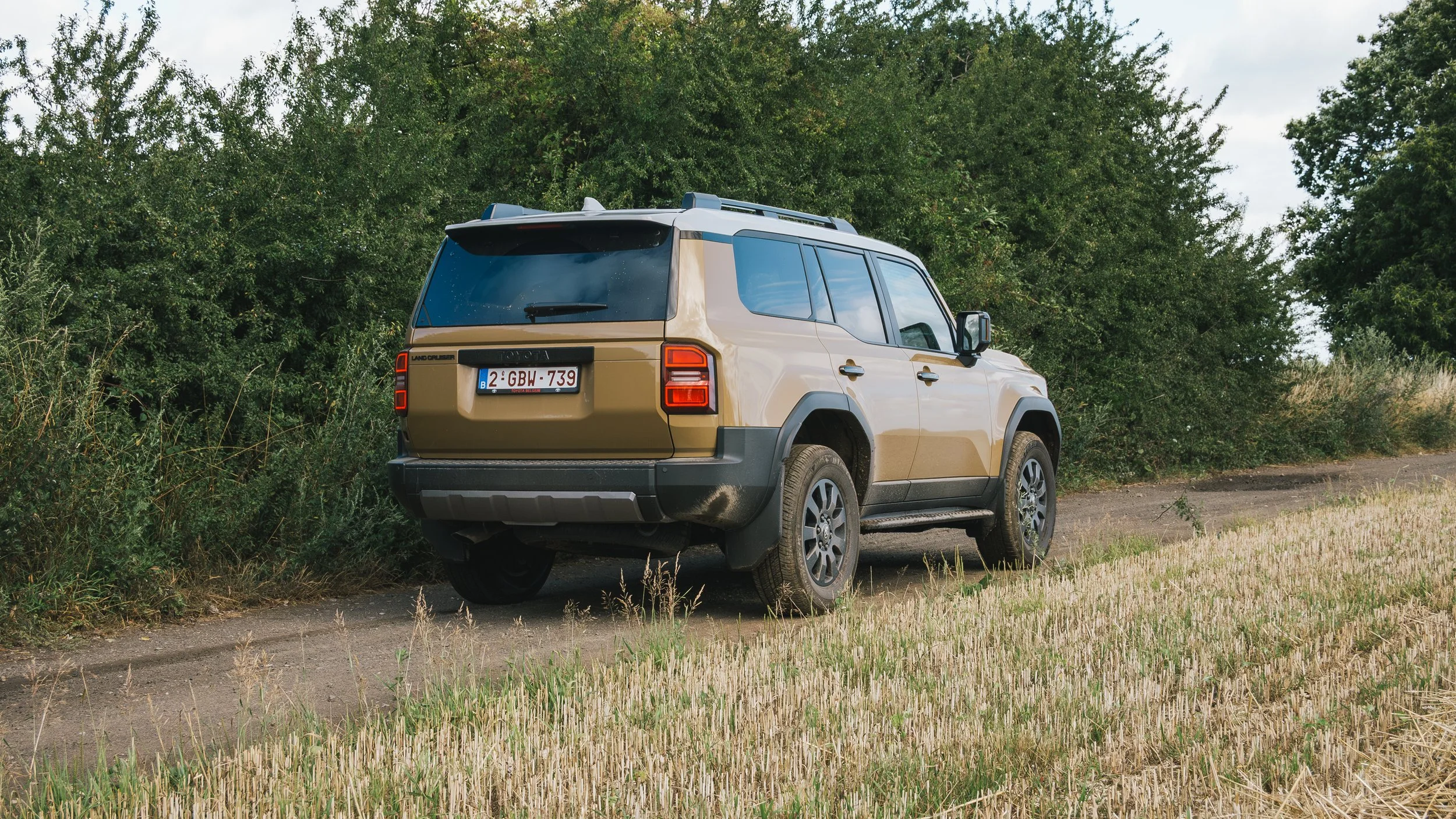 TOYOTA_LAND_CRUISER-07.jpg