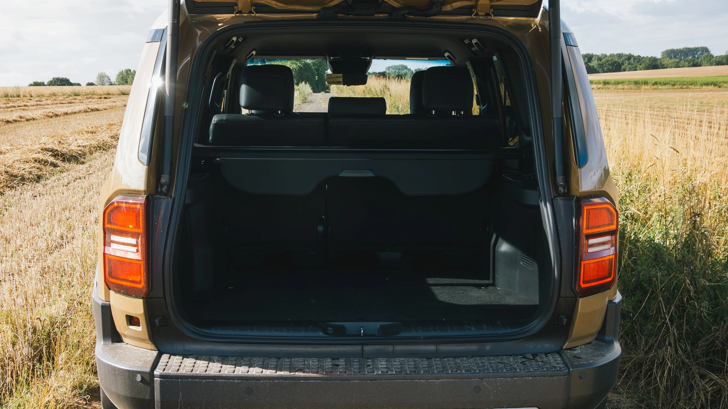 TOYOTA_LAND_CRUISER-16.jpg