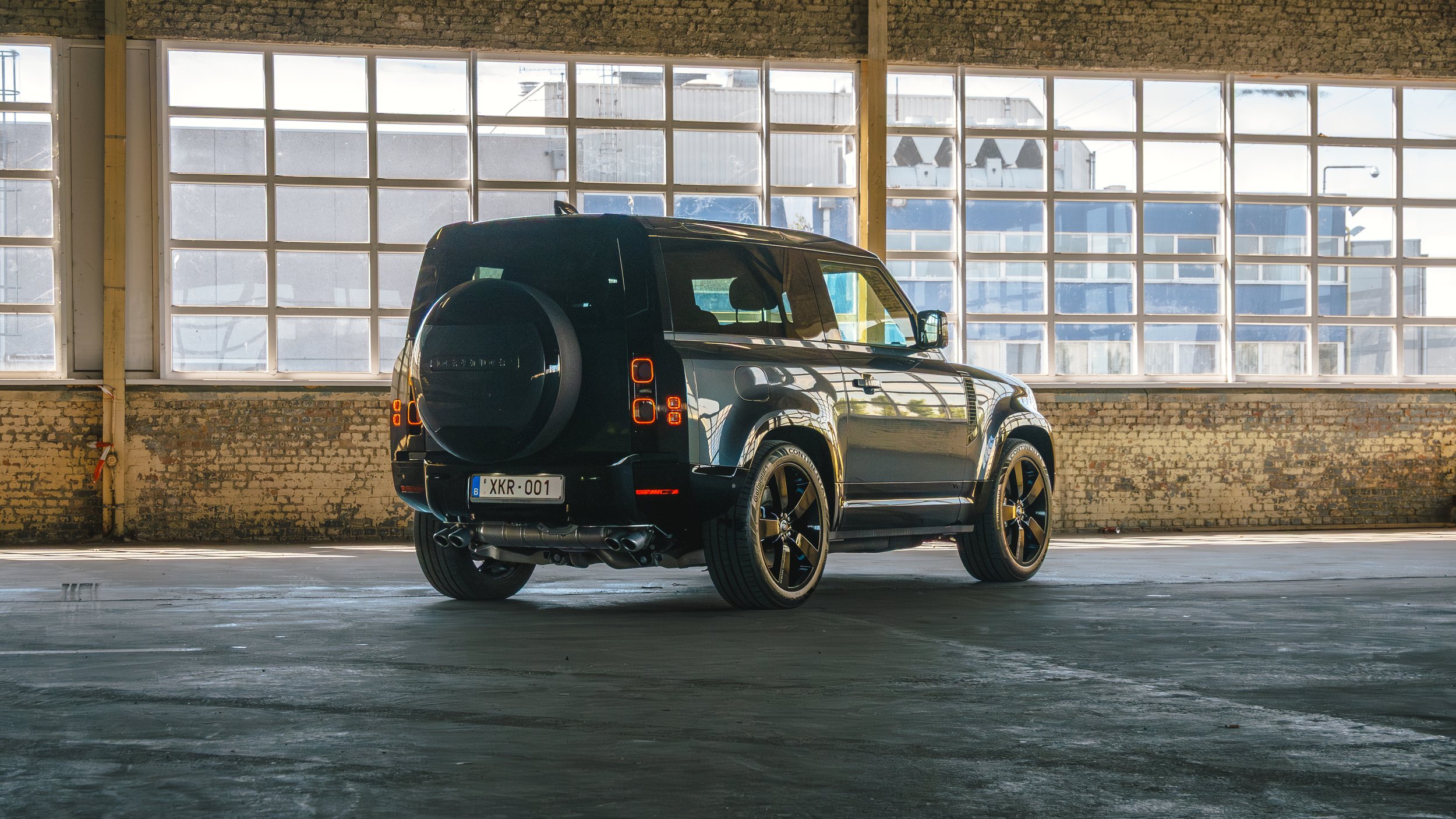 DEFENDER_90_V8-07.jpg