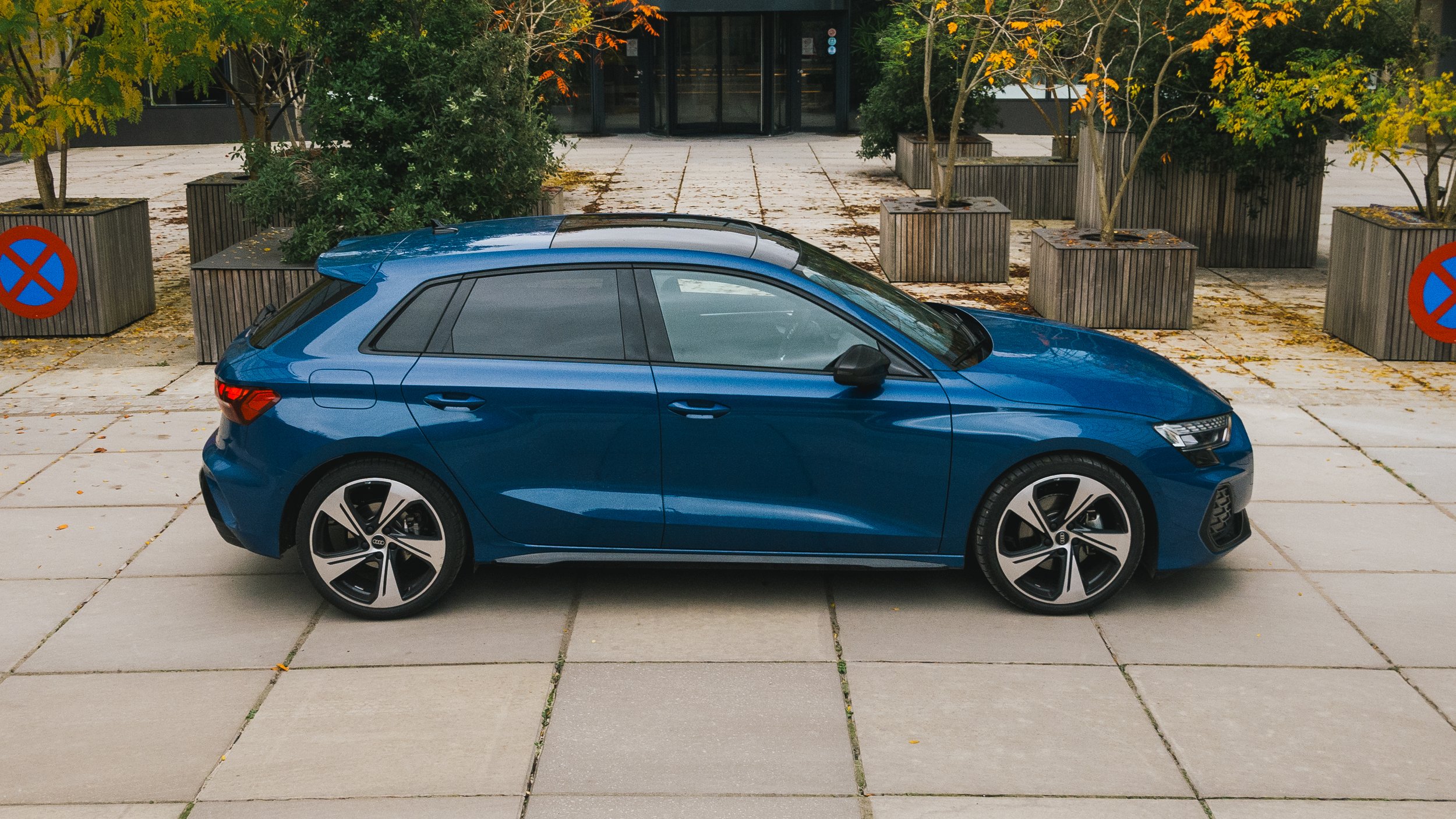 AUDI-08.jpg
