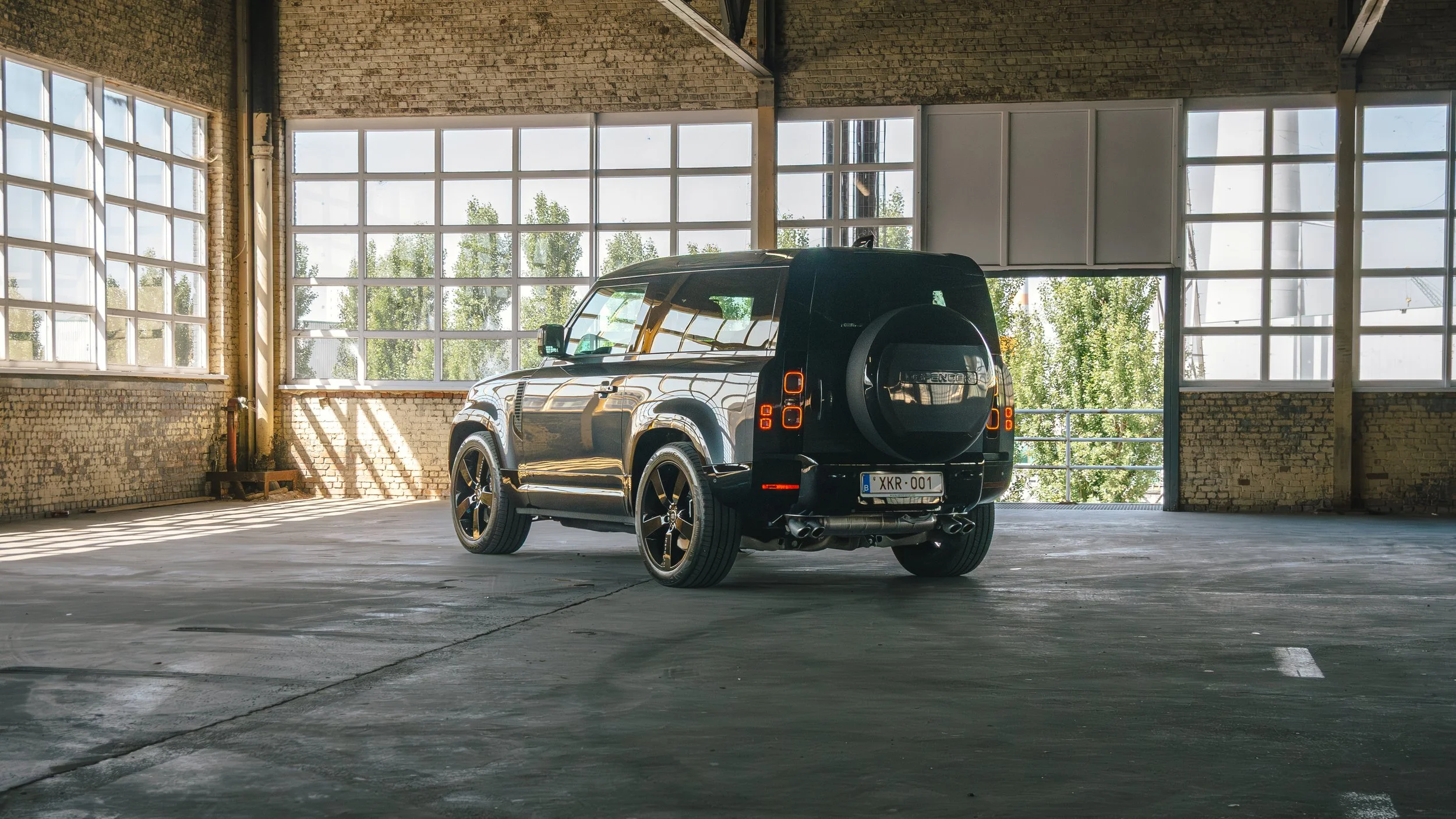 DEFENDER_90_V8-06.jpg