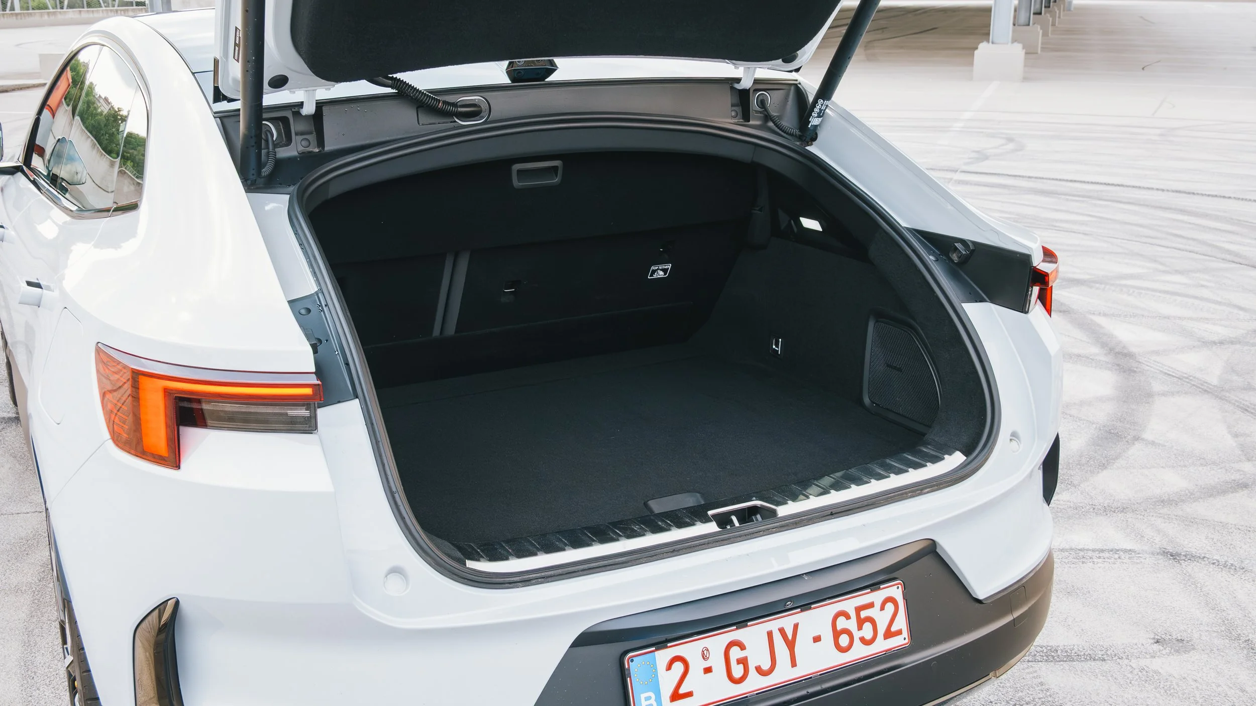 POLESTAR_4-14.jpg