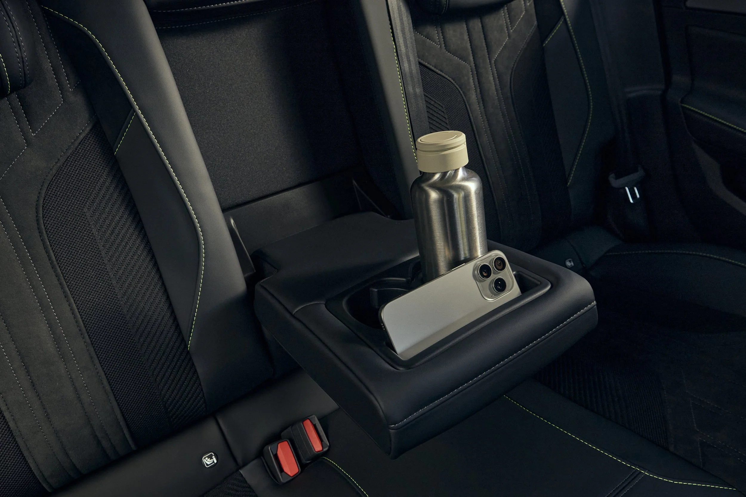 PEUGEOT_E308SW_2508GG_460_FR.jpg