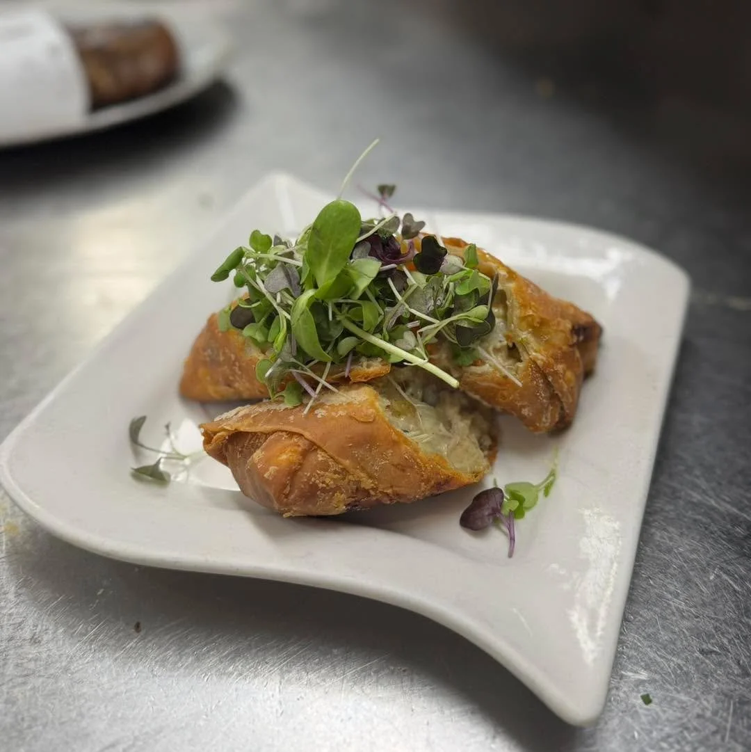 Having trouble committing to a whole chicken pot pie? 😌 Start slow&hellip; with our Chicken Pot Pie Egg Rolls! 

Same cozy flavor, easier commitment, we got you! 🤝

#potpie #chickenpotpie #comfortfood #comfortfoodseason #longisland #northfork