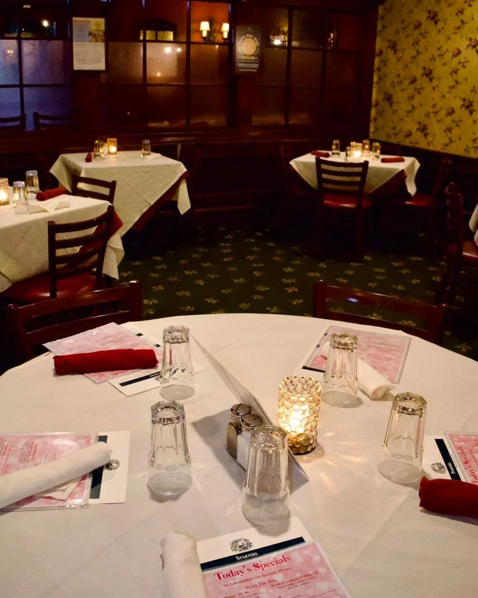 Love is best celebrated around the table ❤️
Join us for a cozy dinner with family and friends. Your table is waiting 😊

#northfork #eastendlongisland #romanticrestaurants #valentinesday #galentinesday