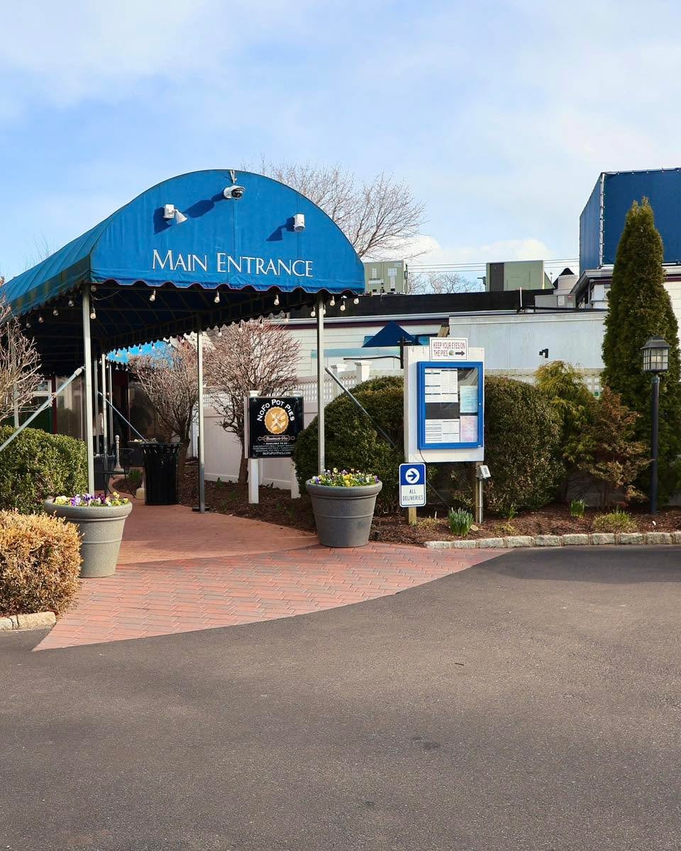 From the parking lot to the front door to your plate 🍽️ North Fork Elevated American Dining!

Home of our pot pies and comfort food your table has been waiting for!