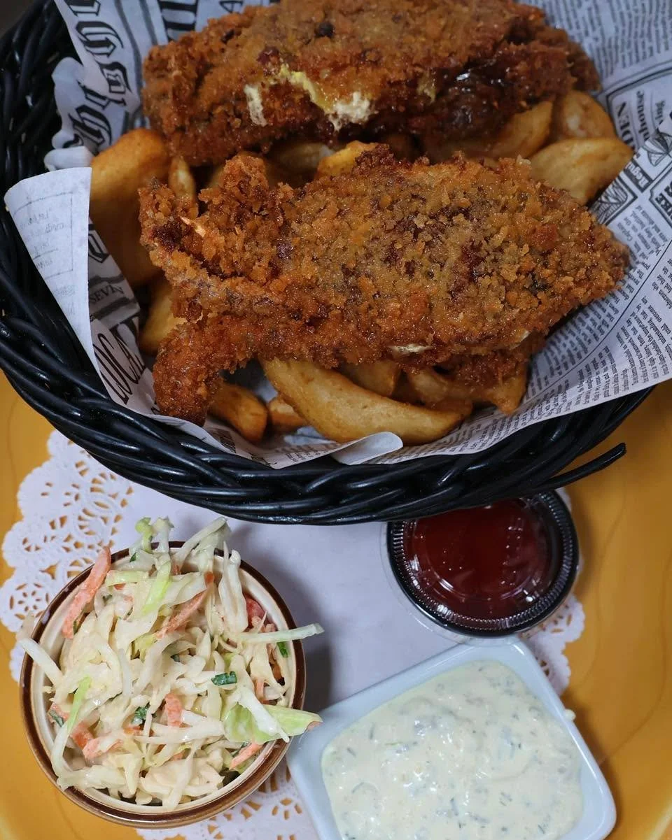 This special doesn&rsquo;t stick around long 👀🦀 Our Jumbo Fried Soft Shell Crabs are here until Friday only! Garlic &amp; herb panko, Old Bay sidewinder potatoes, cole slaw &amp; lemon dill caper tartar&hellip; don&rsquo;t miss it!