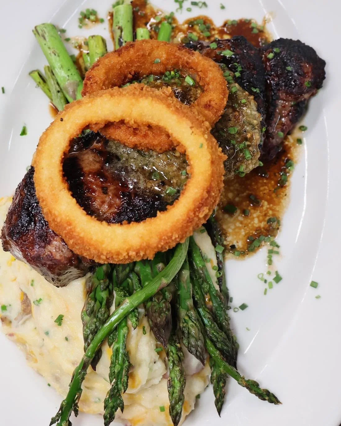 Respectfully&hellip; this is the only correct dinner plan this week! Reserve your table before everyone on Long Island gets the same idea! 👀

🥩16 oz Grilled Marinated Boneless Prime Shell Steak. Served with cheddar chive mashed potatoes, fire roast