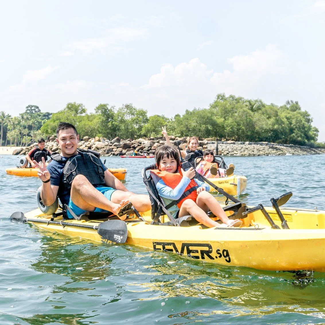 Family-kayaking-at-sentosa-.jpg