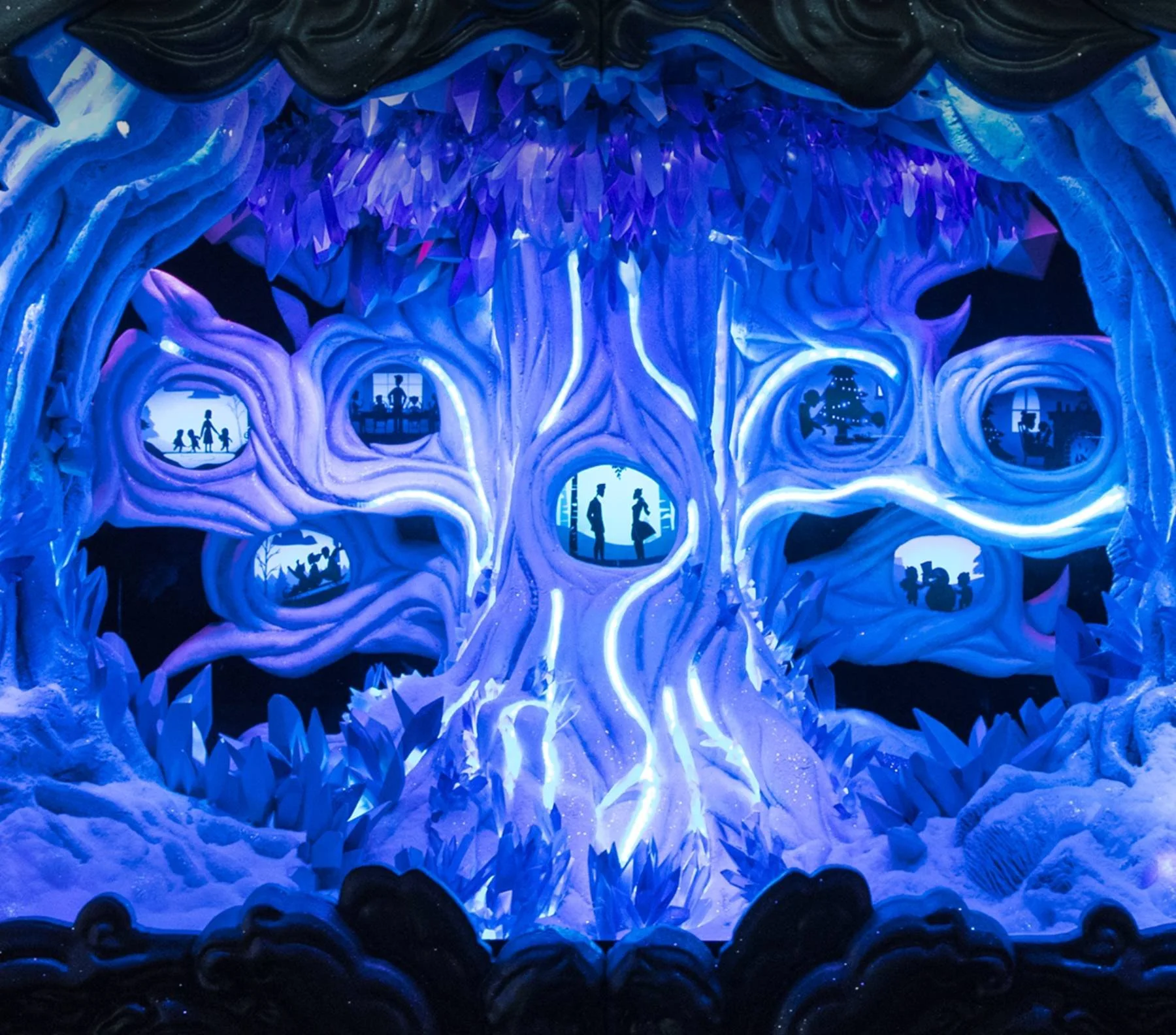WindowWonderland_Strafe_Macys_3.jpg