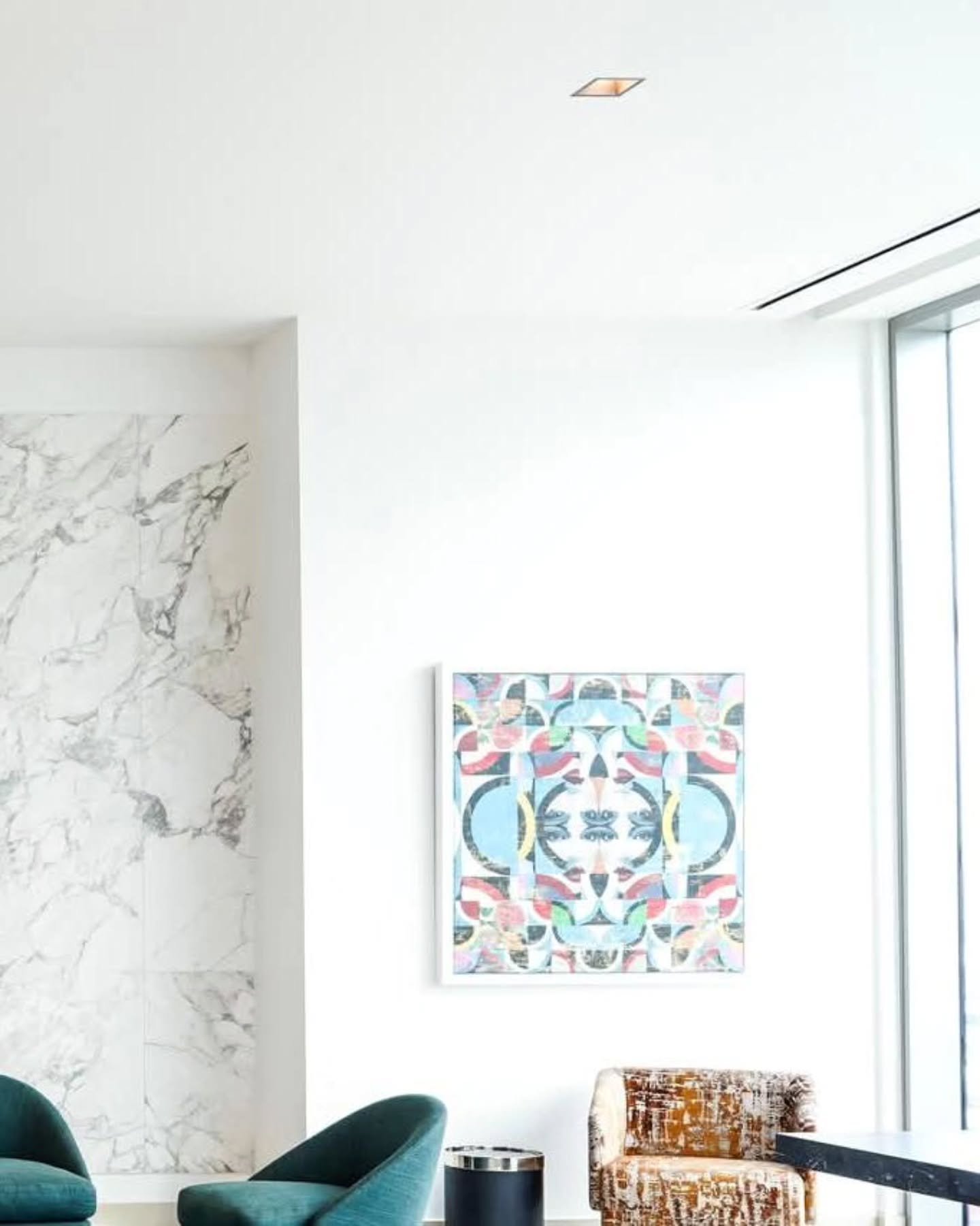 Modern Seating &amp; Porcelain Slab Accent Wall

This inviting seating area showcases how rich textures, bold art, and the clean lines of a porcelain slab accent wall create a balanced and upscale aesthetic.

#SarasotaDesign #TampaInteriorDesign #Tam