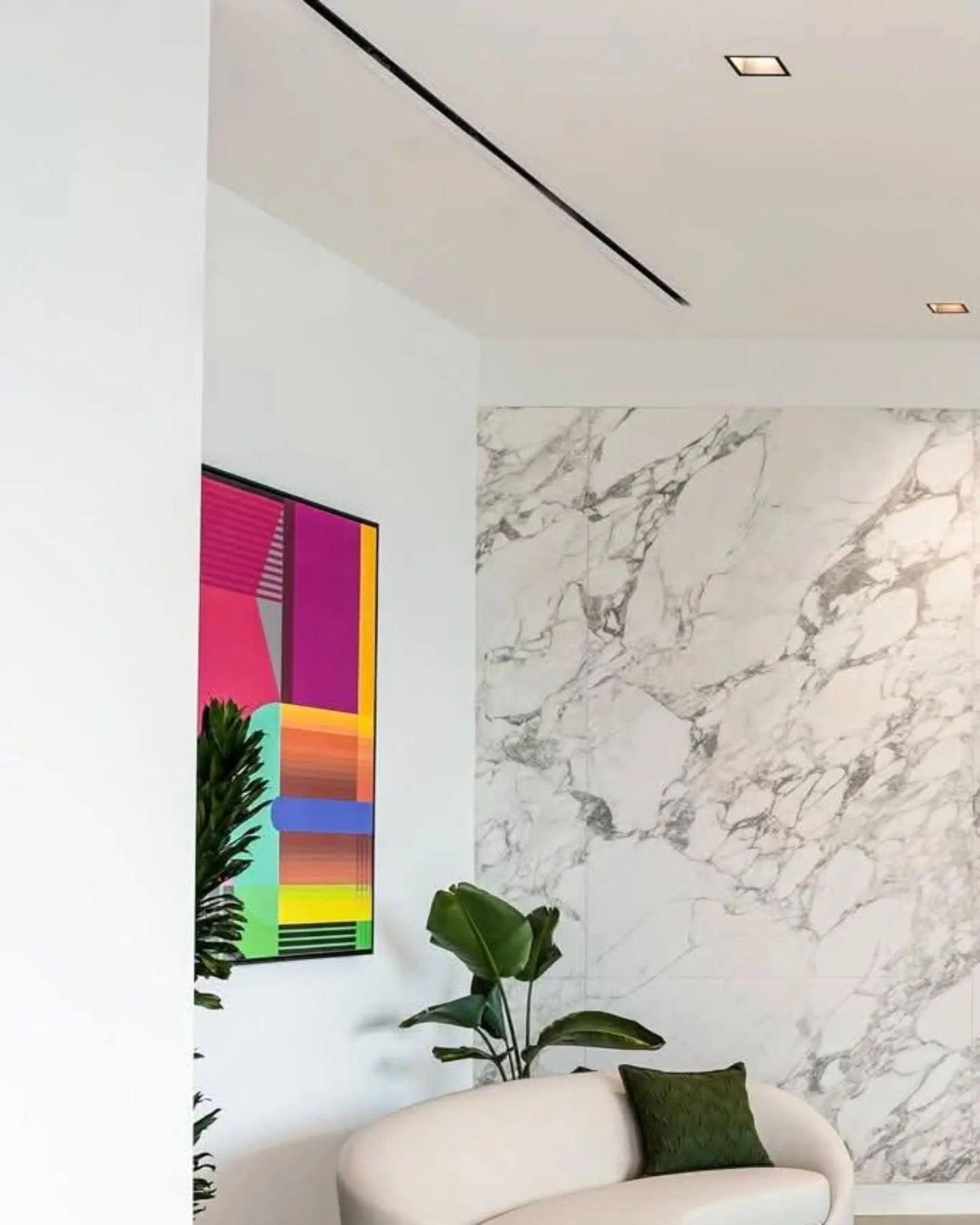 How to Get the Marble Look: Stunning Arabescato Porcelain Slab Wall
#AccentWall #FeatureWall #ModernInterior #LaisLuz