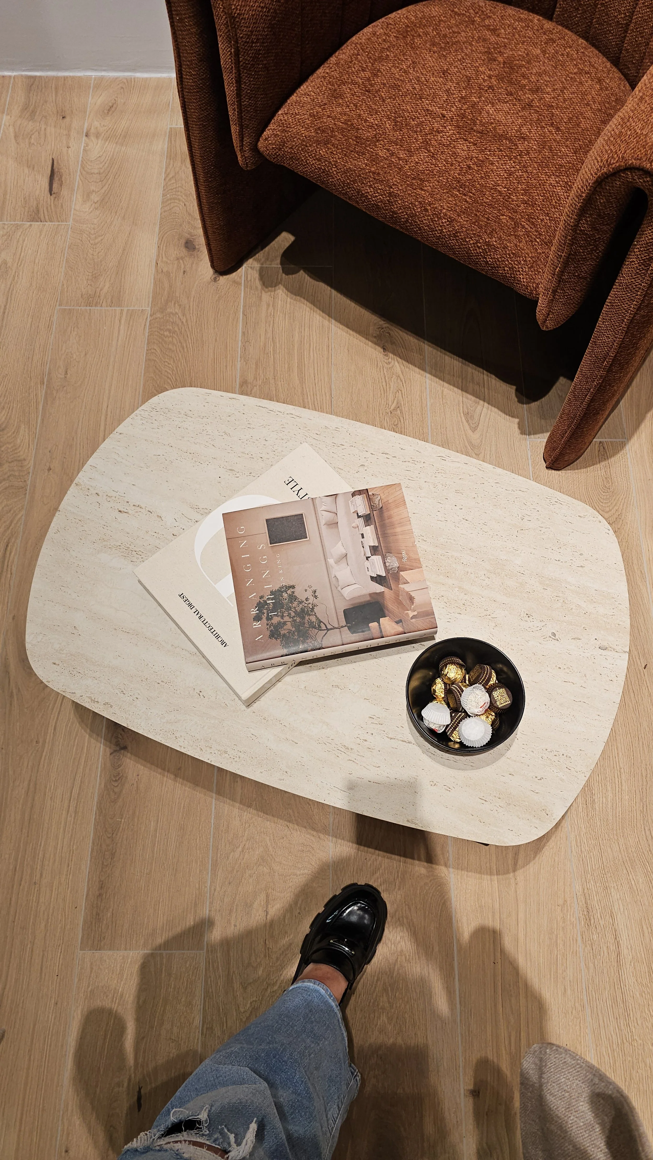 Tabletop made of porcelain from Coverings 