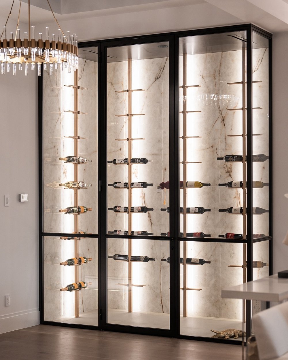 25 Sarasota Accent Walls: Elevate Space with Lais Luz