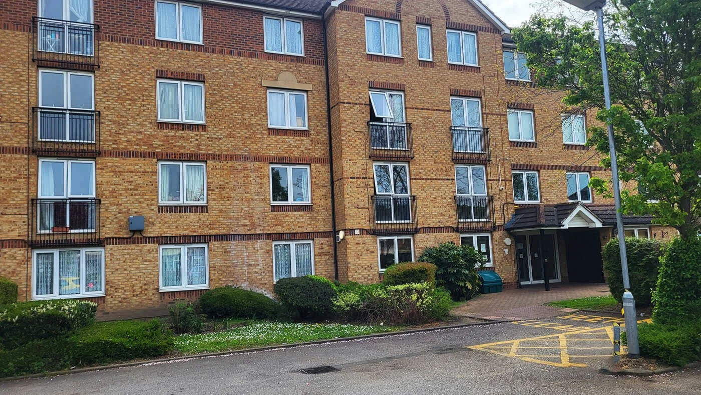 Energy consultancy — 12,000-property social housing portfolio. 