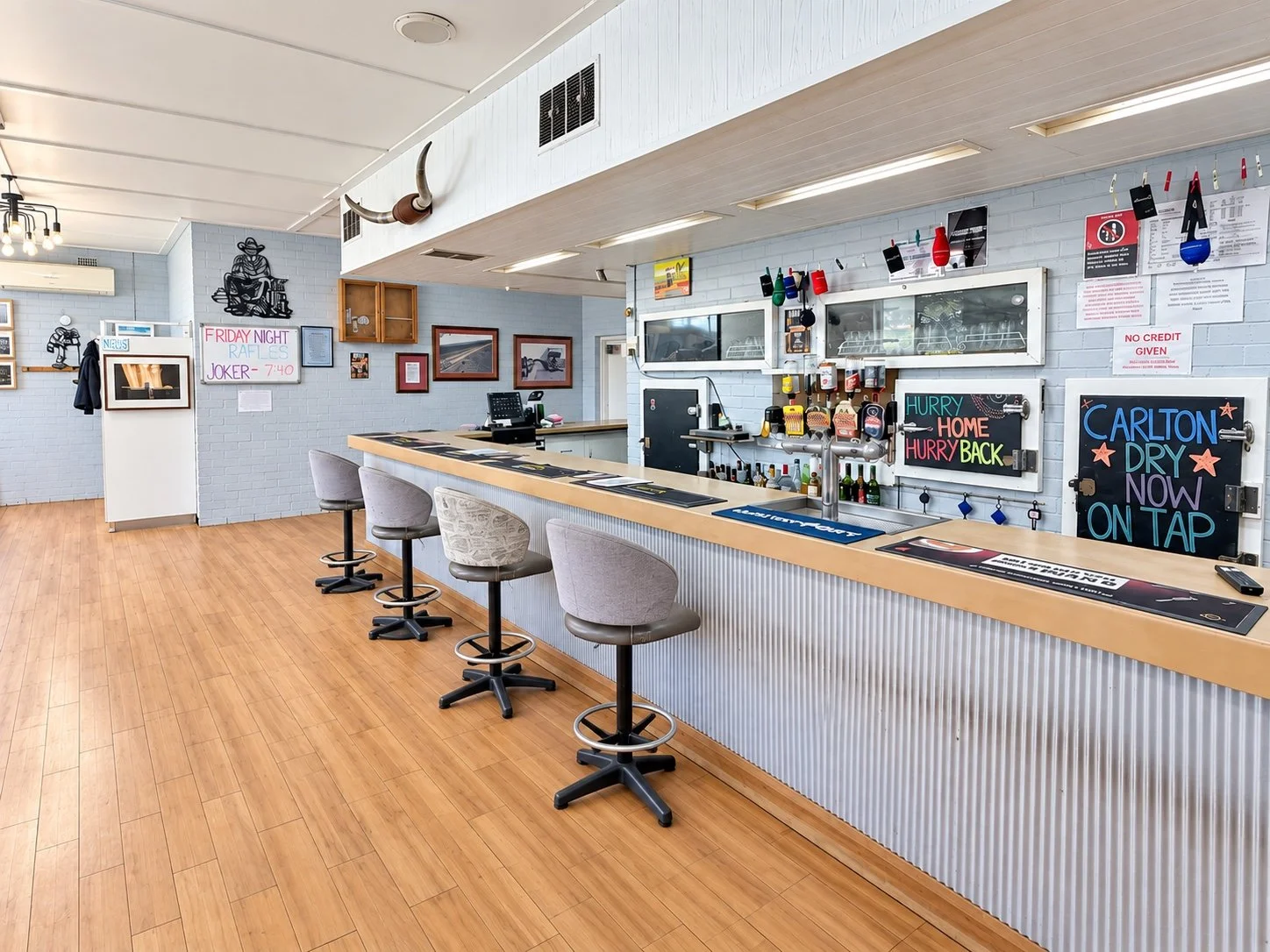 BAR.jpg