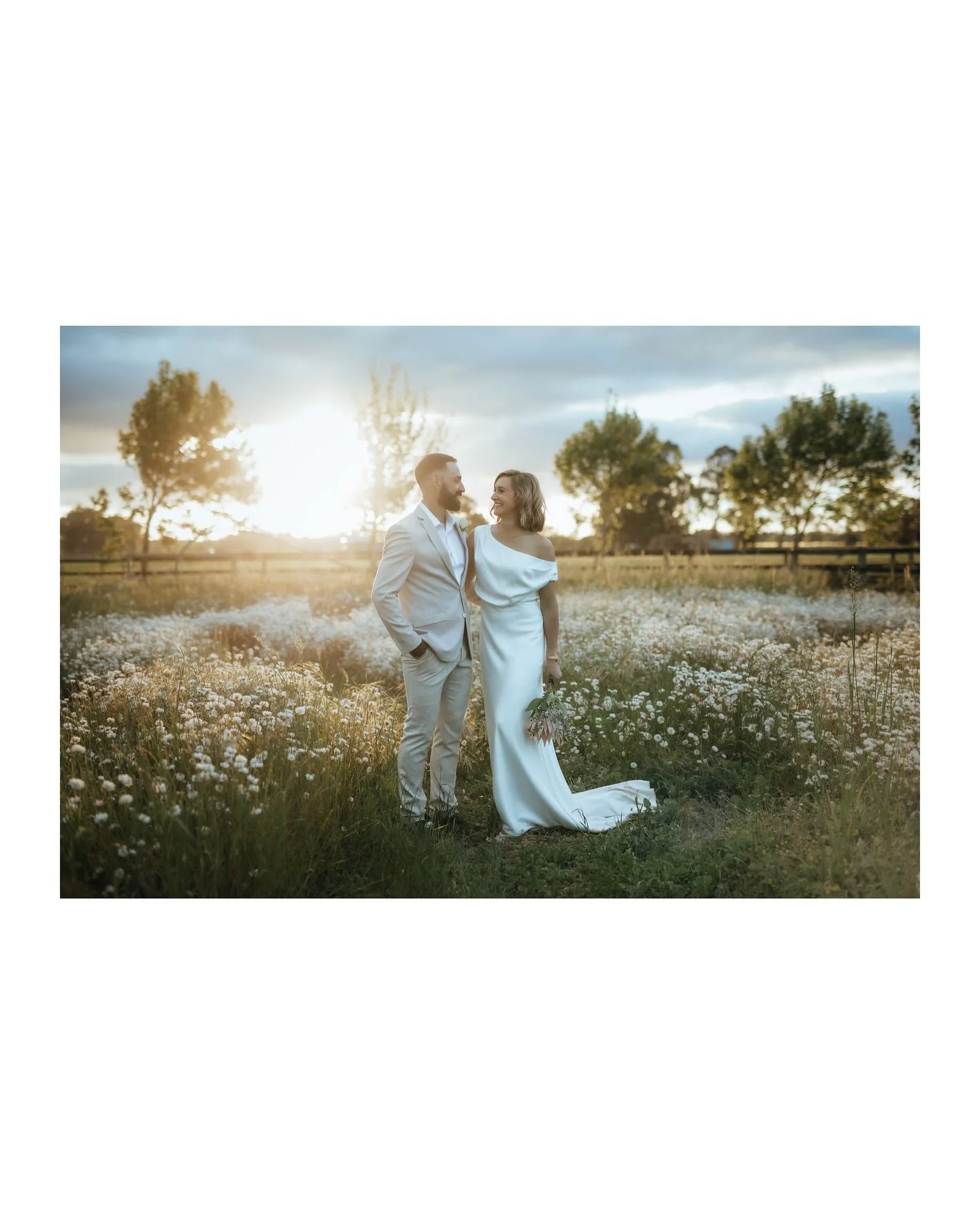 Helen and Jake being unstoppable as usual ✨🥂
.
.
.
.
.
.
@jbfadventures 
@hels_joy 
@fatduckcycles 
@fatduckendurance 
@taylor.homestead.kaloorup 
@loveempirewithnikki 
@elope_effortlesslywed 
@loveandlegends 
@houseoflovehq 
@supper_road 
@dj_mandy