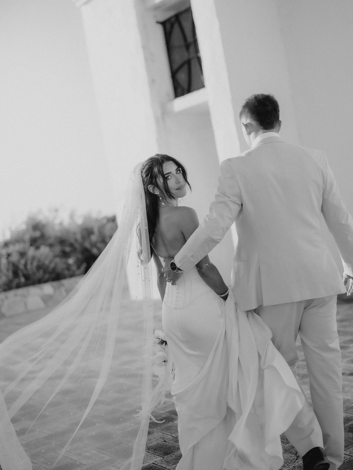 A little glimpse back to this day with @giorgia_gray and @mitchnesbitt 🥂 let&rsquo;s do this again!!!!!
@barefootbeachweddings_mr 
@lizquicke.celebrant 
@loveandlegends 
@thedunsborougheventco 
@whiteelephantcafe 
@firststreetfilms 
#margaretriverwe