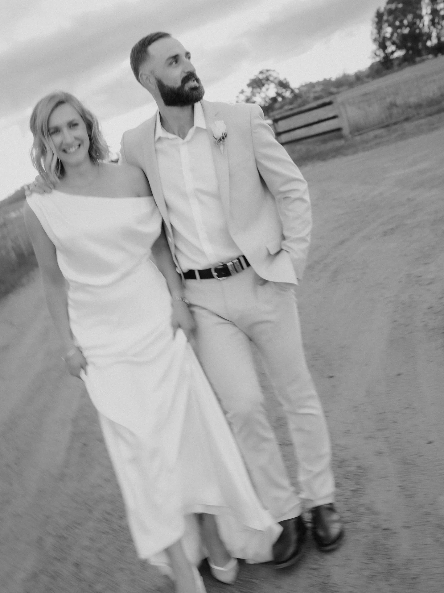 Moment with these 2 🥂
@taylor.homestead.kaloorup 
@nikkinapper.au 
@jbfadventures 
@hels_joy 
@loveempirewithnikki 
@loveandlegends 
@supper_road 
@dj_mandy_b 
@fatduckendurance 
@fatduckcycles 
#southwestweddings #margaretriverweddings #margaretriv