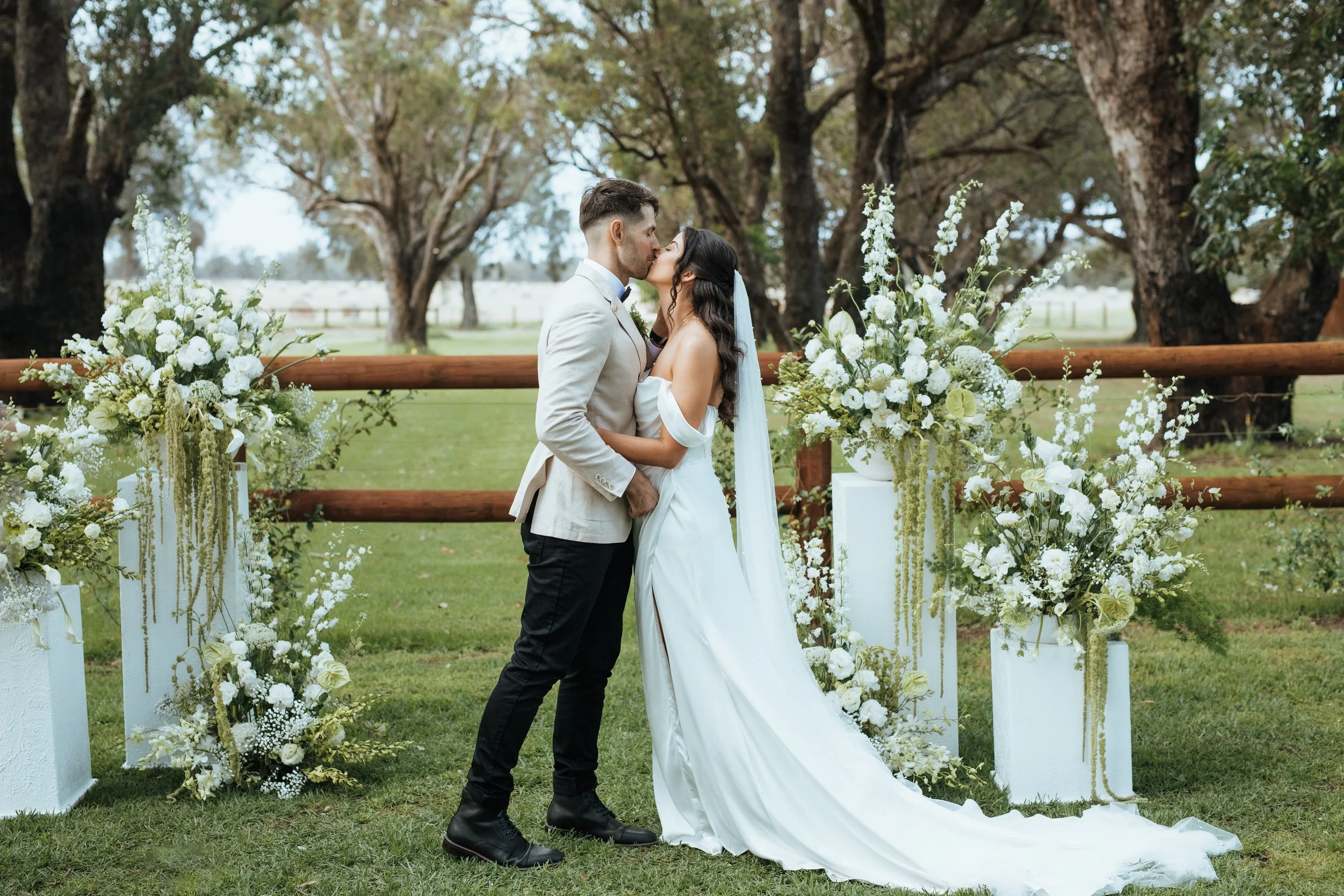 Emma &amp; Stuey’s wedding at Mardella Meadows | Perth