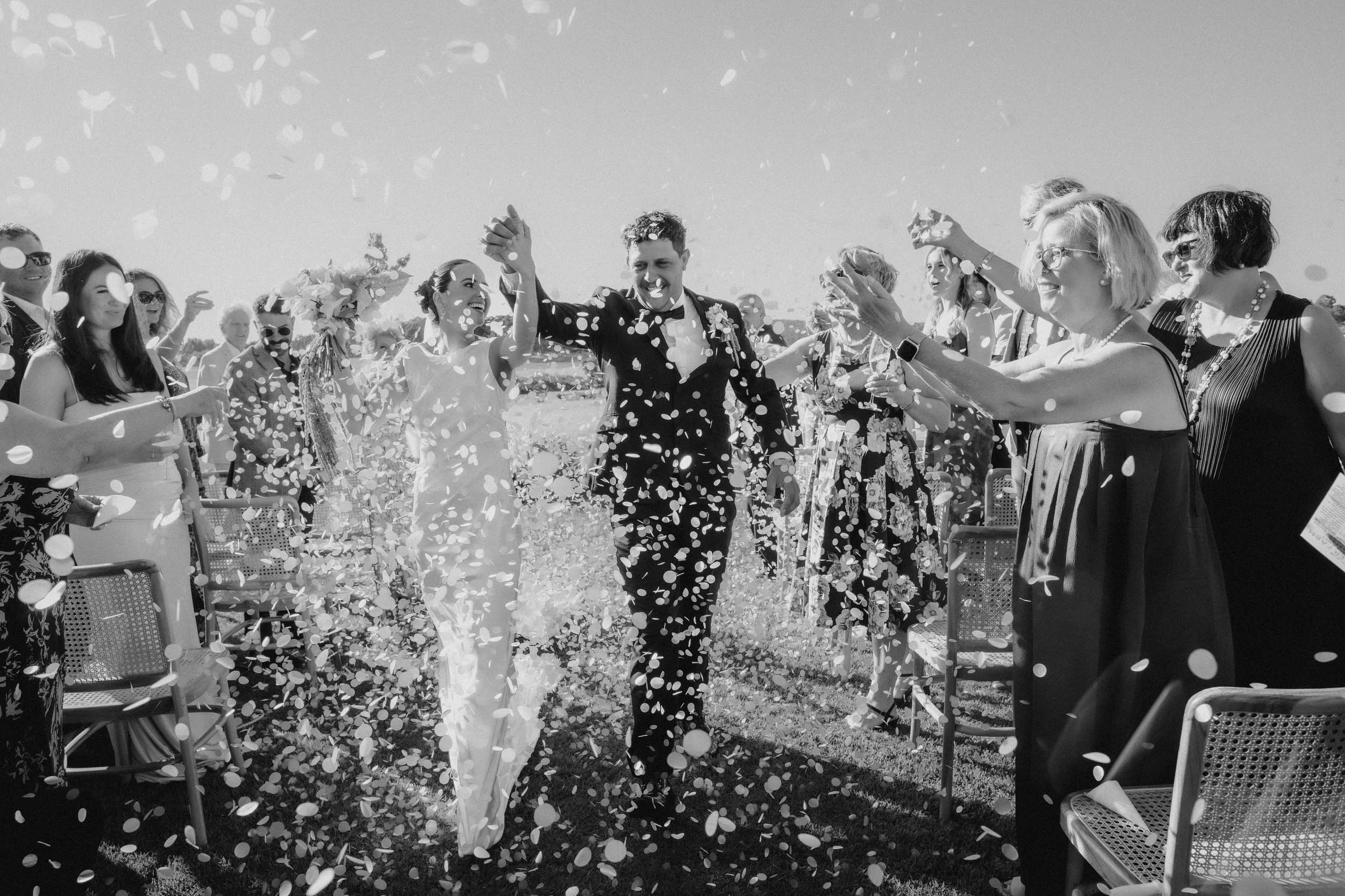 15 Candid Wedding Photography Ideas That Feel Like You