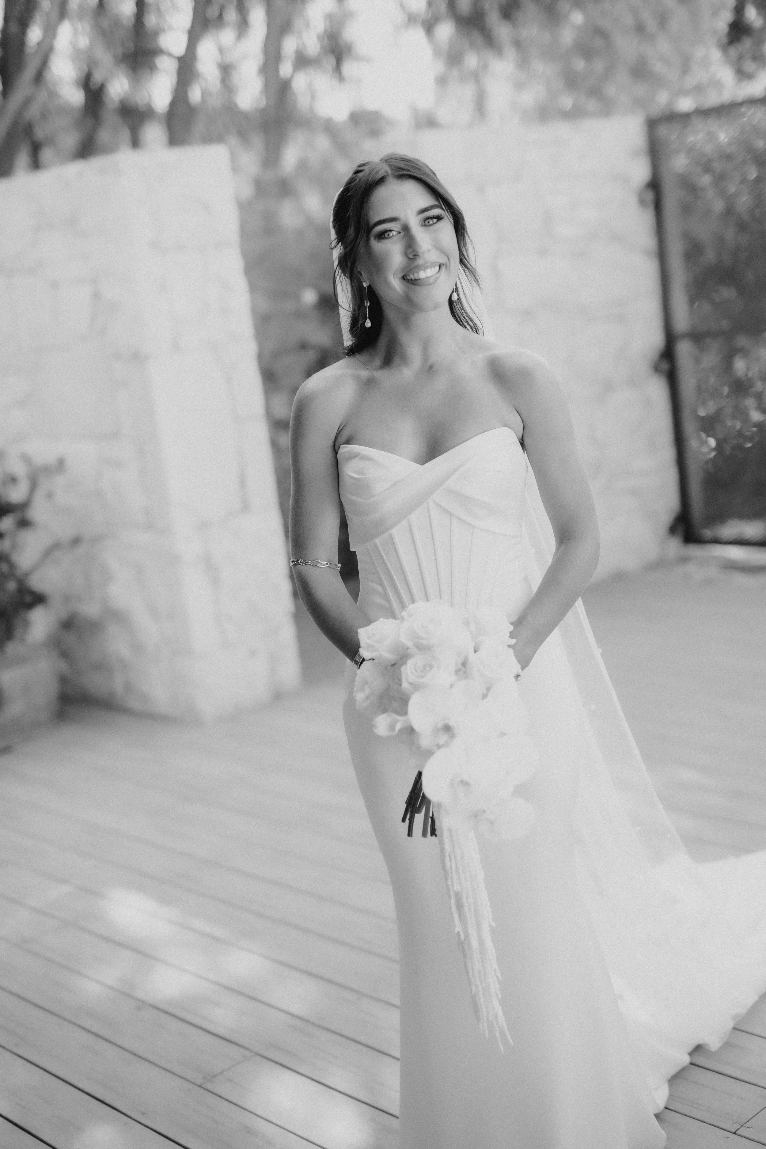 Bride in Black and White before her ceremony a The white elephant 