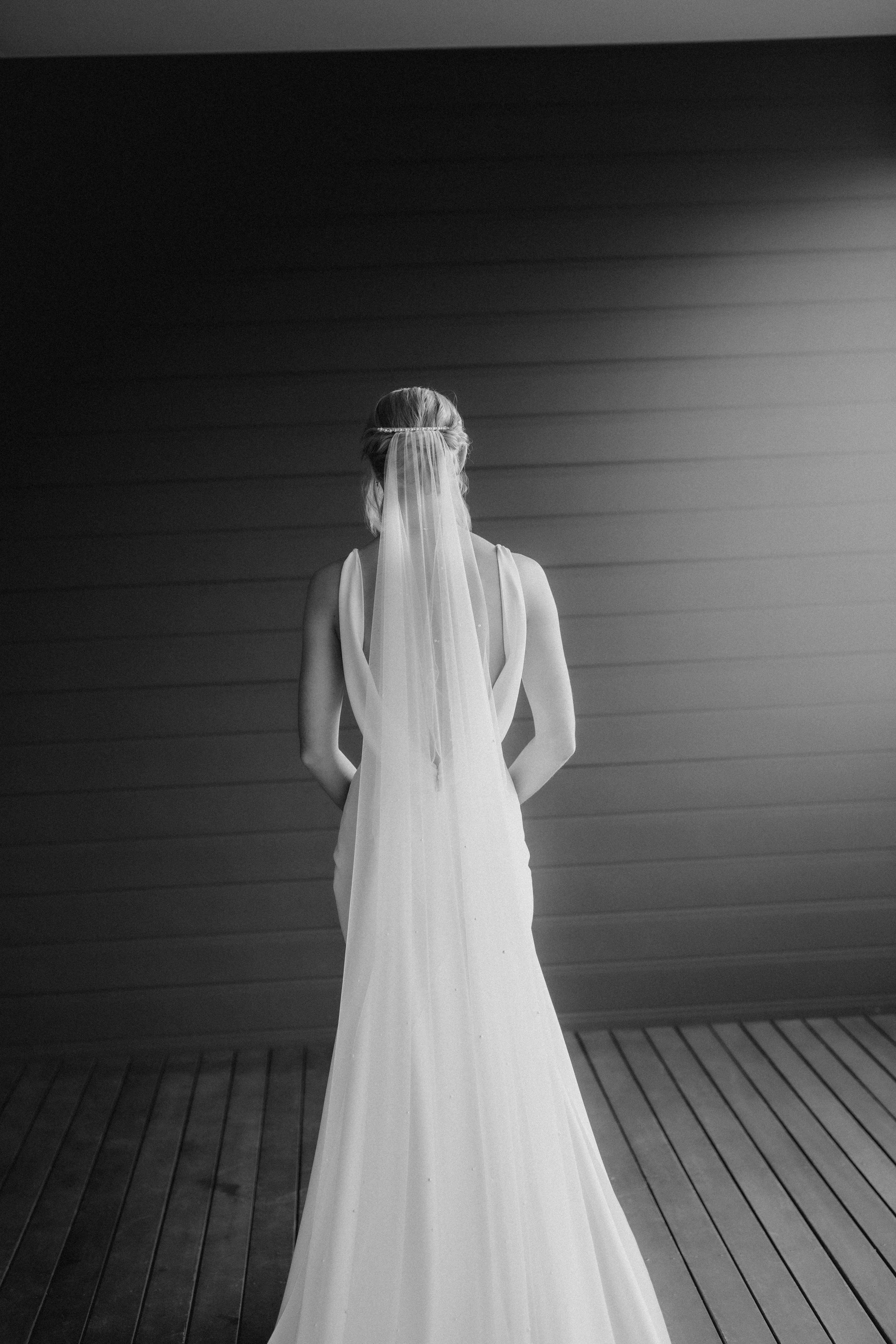 Black and White portraits of the Bride in Perth. Wedding photography pricing Australia 