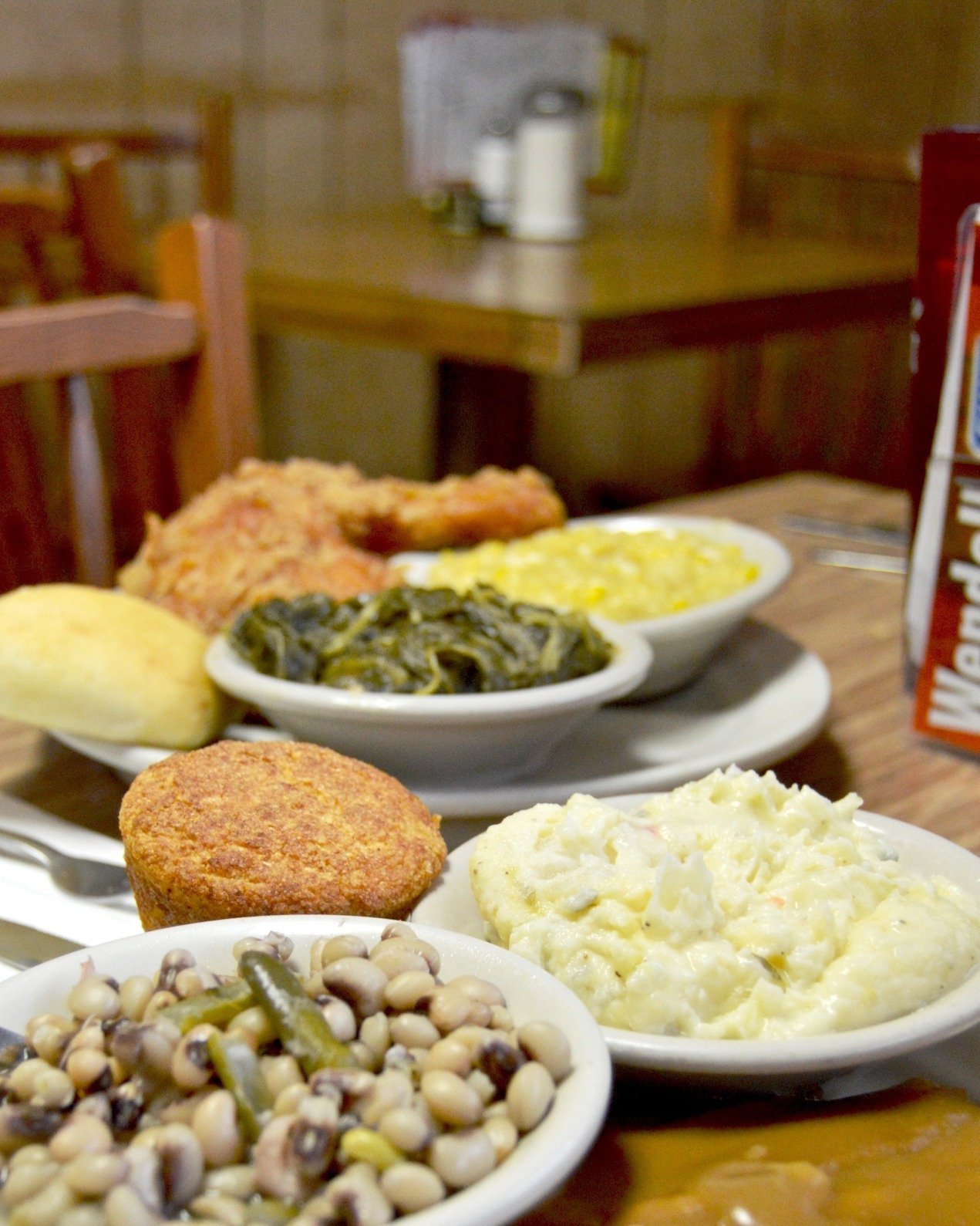 Oh, would you look at that? The table is set just for you!
👇
#wendellsmithsrestaurant #wendellsmiths #nashvilletn #nashvillemeatn3 #meatn3 #countrycooking #southernfood #downhomecooking