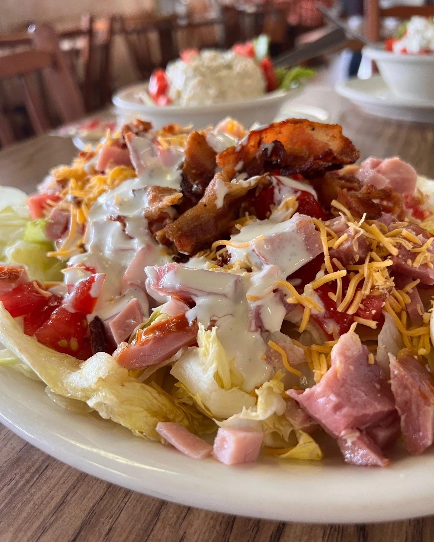 Y&rsquo;all, it's time to trade spreadsheets for sweet tea and serious comfort food. Whether it&rsquo;s fried chicken, catfish, or a plate piled high with everything good, Wendell Smith&rsquo;s is where your week goes to rest, relax, and get deliciou