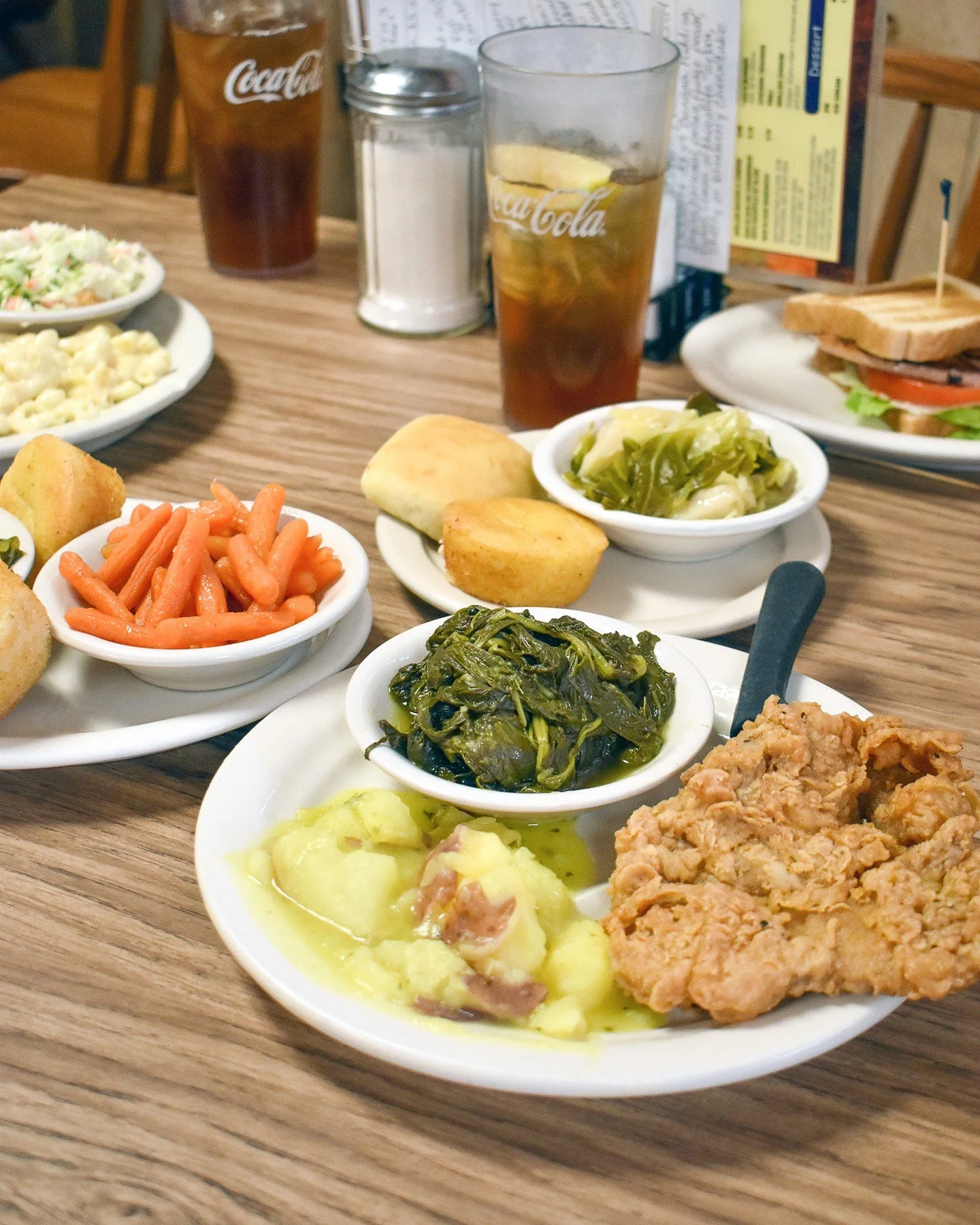 It's almost the end of October! Do you know what that means??!!!!
👇
👇
👇
👇
👇
Nothing really. We just want you to come and enjoy our fried pork chops today. LOL.
#wendellsmithsrestaurant #wendellsmiths #nashvilletn #nashvillemeatn3 #meatn3 #countr