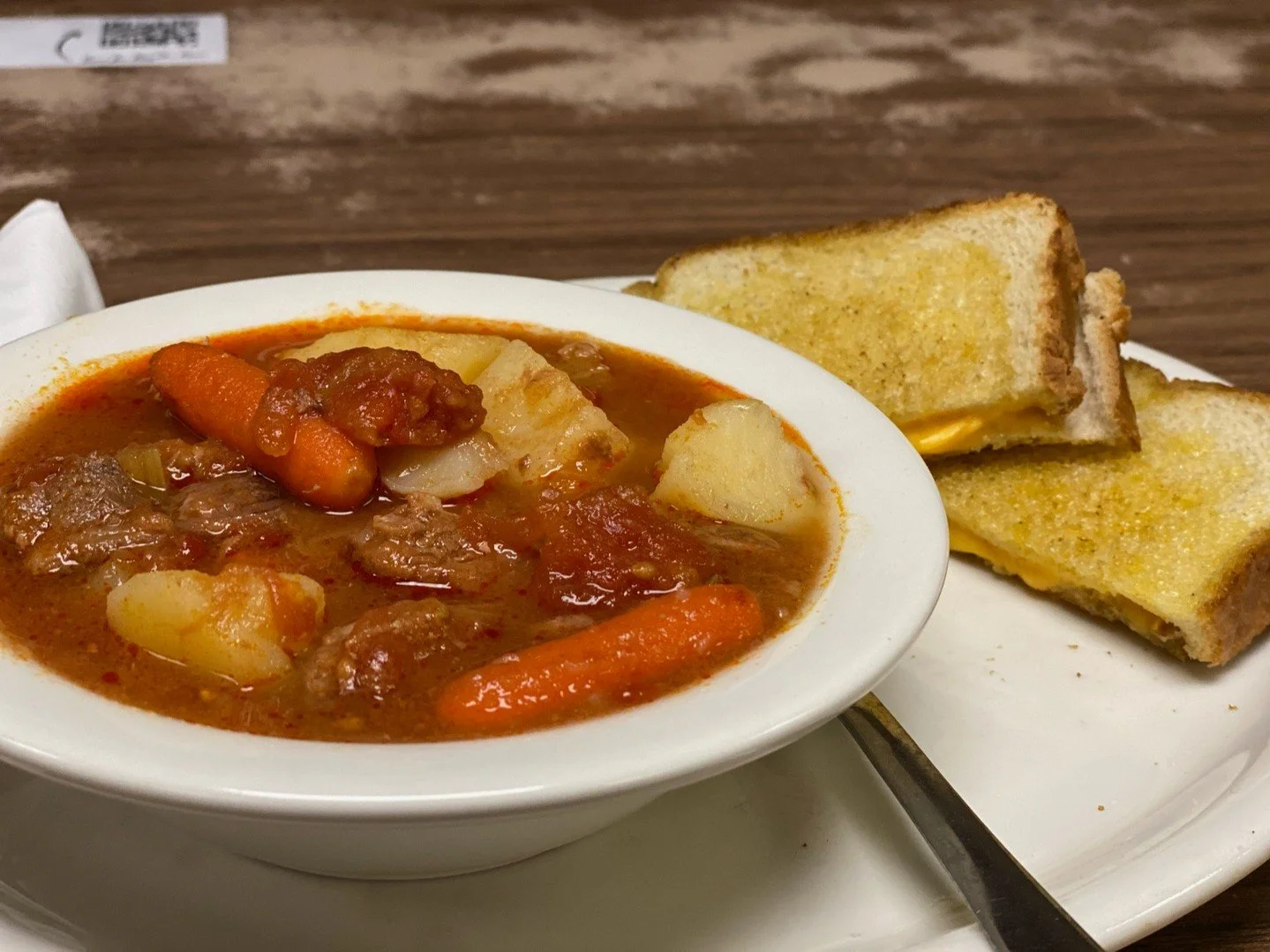 Heard there's a cold front coming through ... so come get some beef stew!! We will have it until spring, too.
#wendellsmithsrestaurant #wendellsmiths #nashvilletn #nashvillemeatn3 #meatn3 #countrycooking #southernfood #downhomecooking
