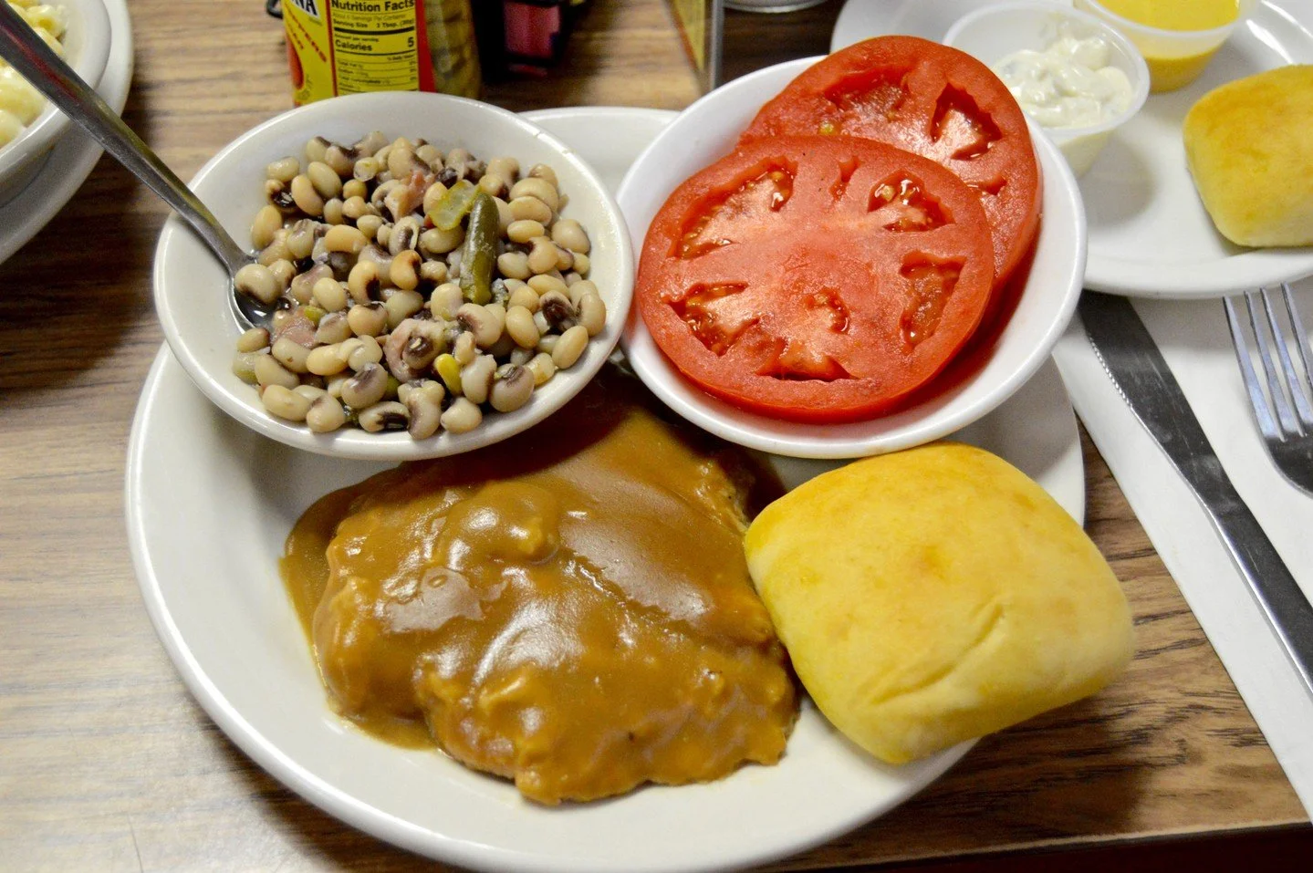 What makes your mouth water in this photo?
🤤
#wendellsmithsrestaurant #wendellsmiths #nashvilletn #nashvillemeatn3 #meatn3 #countrycooking #southernfood #downhomecooking