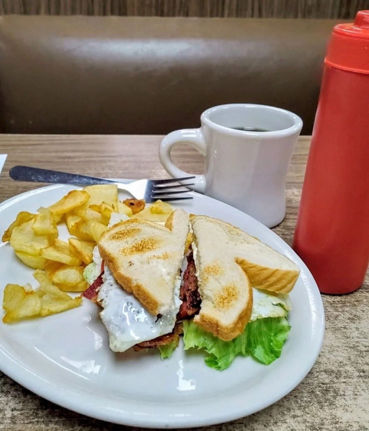 Thanks to this photo by John Krisle, my stomach is growling louder than a diesel engine!

#WSR #Nashville #foodie #wendellsmithsrestaurant #southernfood