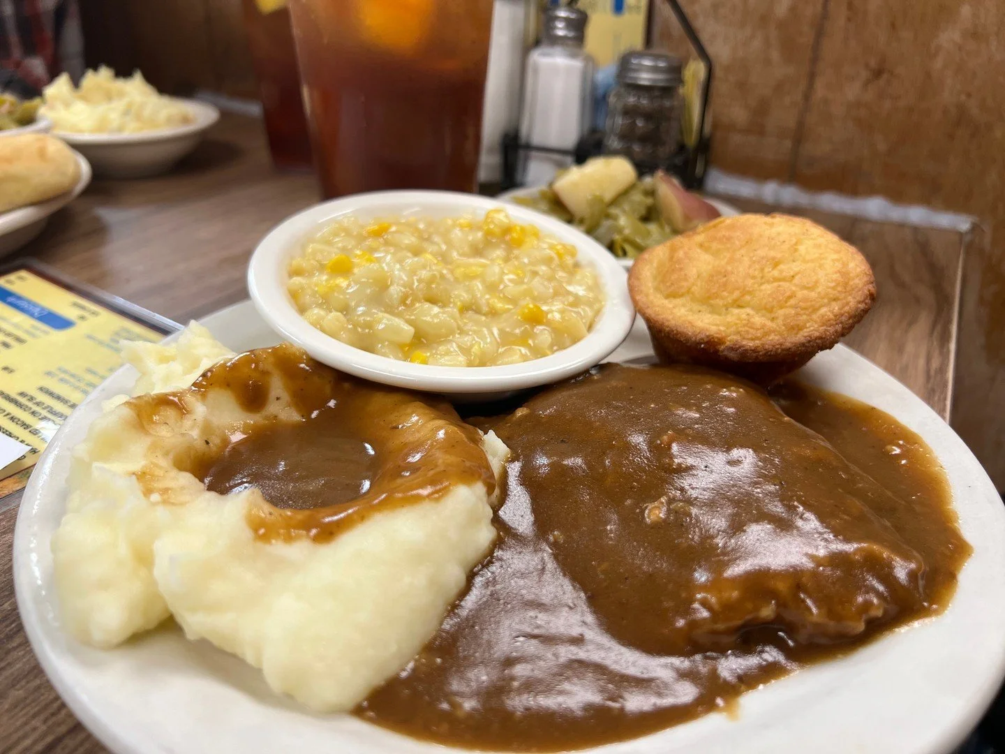 Saturdays are for being lazy and eatin' good. 
.
.
.
#wendellsmithsrestaurant #wendellsmiths #nashvilletn #nashvillemeatn3 #meatn3 #countrycooking #southernfood #downhomecooking