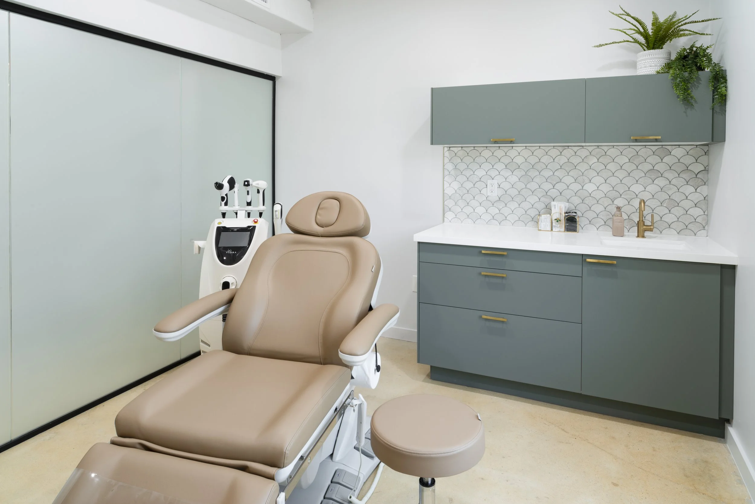 SMD_EXAM RM_SINK CHAIR_002 copy.jpg