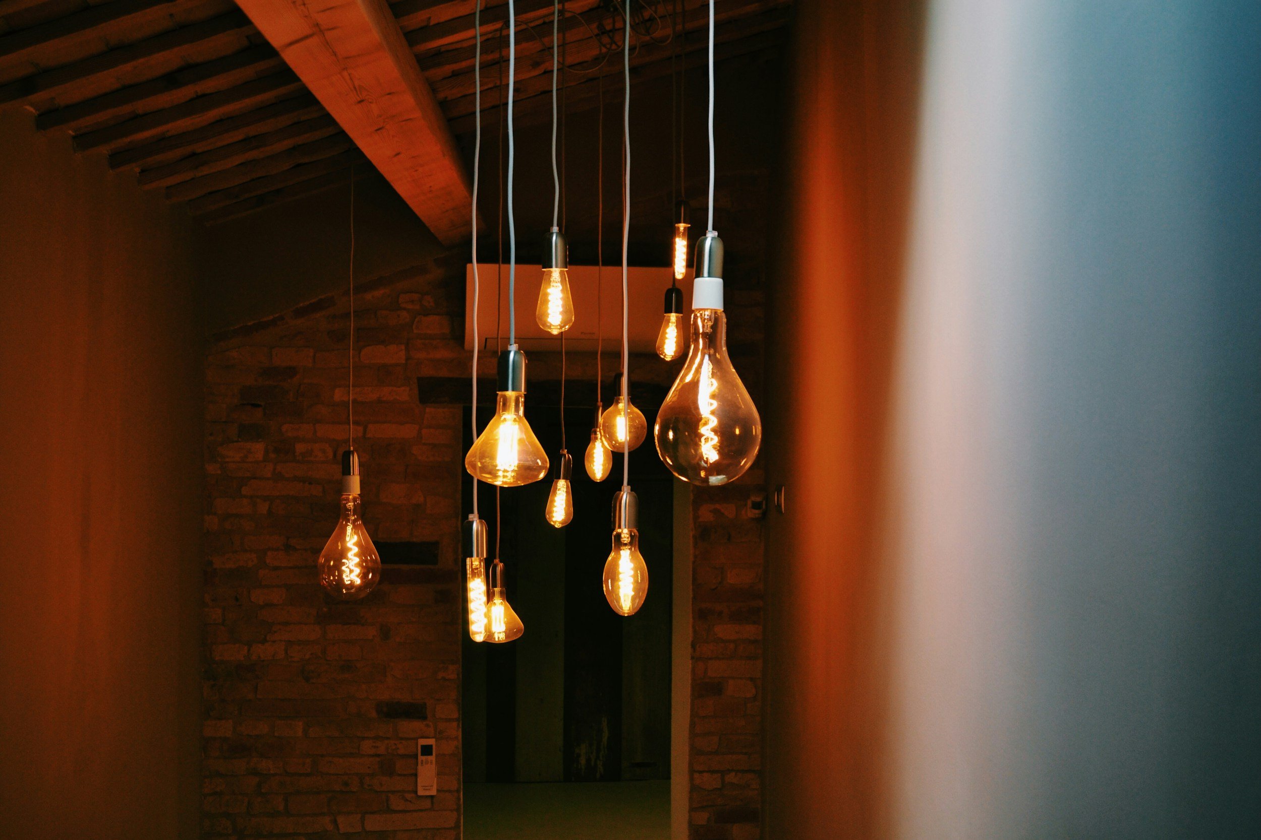 FEATURE LIGHTING DESIGN