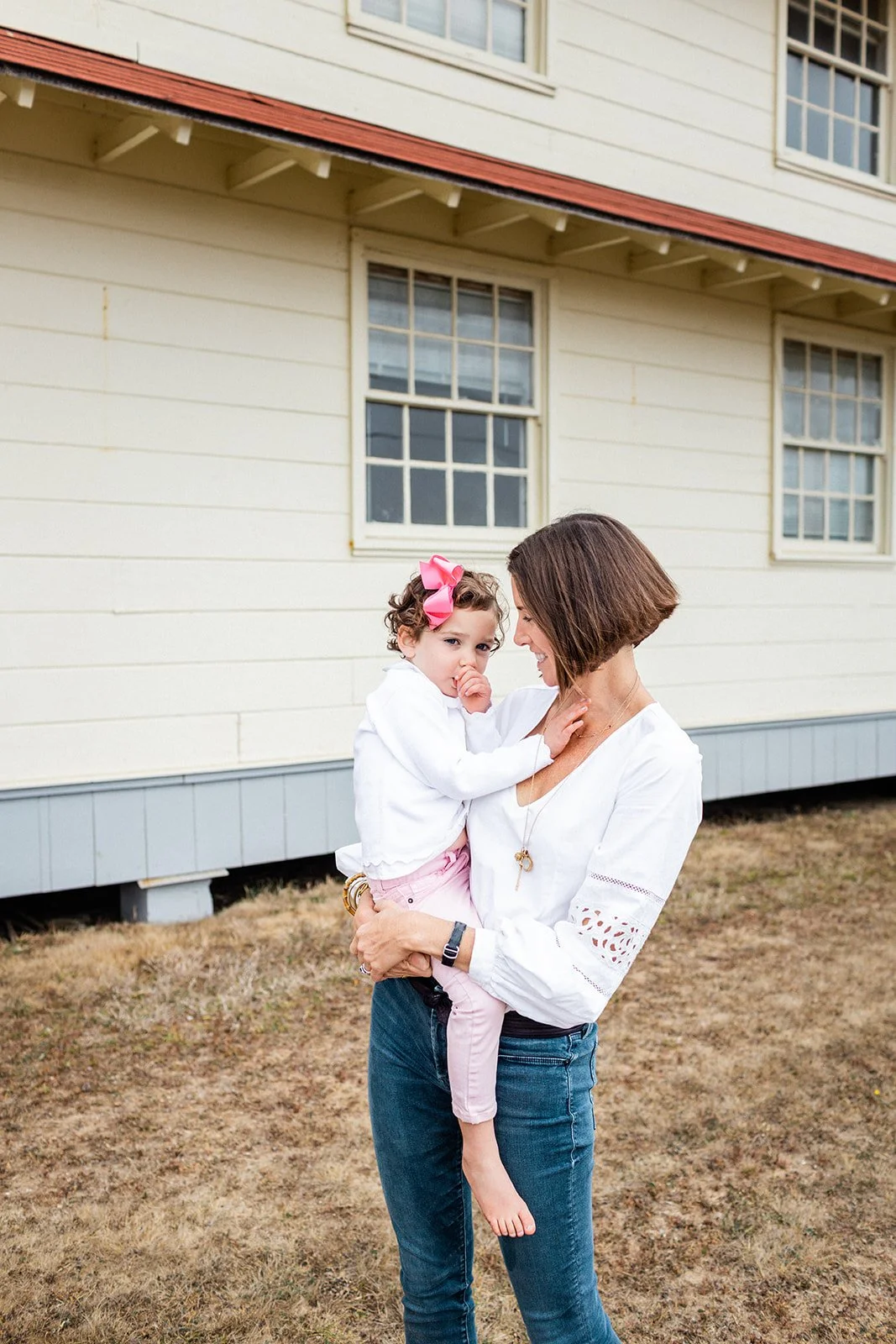 Los Angeles Family Photography Experience featuring family, maternity, newborn, and mini sessions with pricing, session planning, and photography tips.