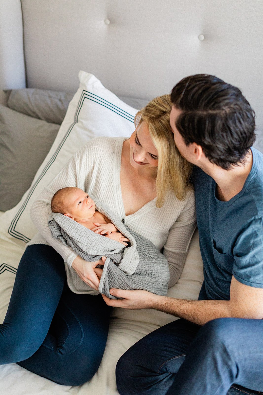 Los Angeles Family Photography Experience featuring family, maternity, newborn, and mini sessions with pricing, session planning, and photography tips.