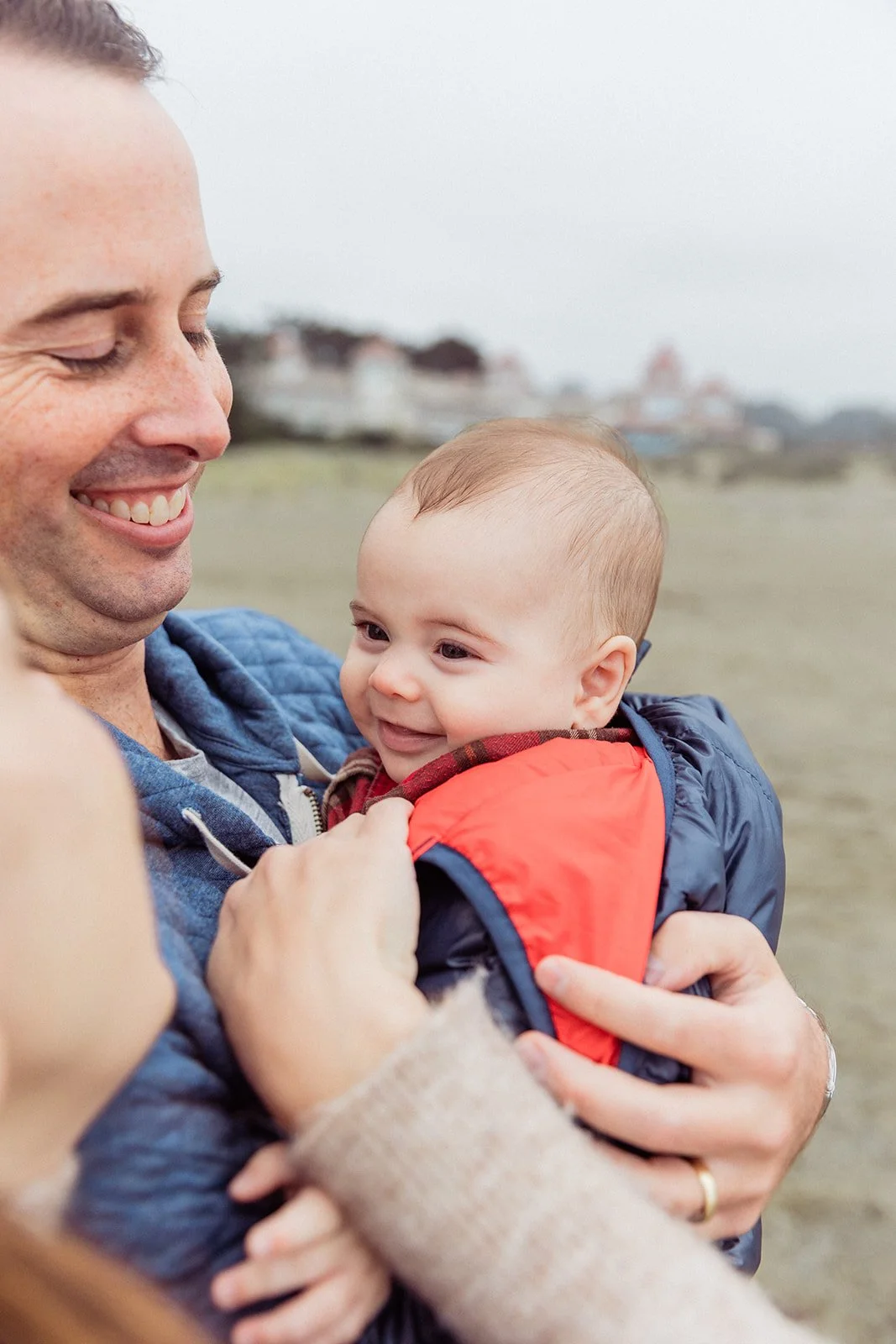 Pacifica_Family_Photographer_beach.230930.007.jpg