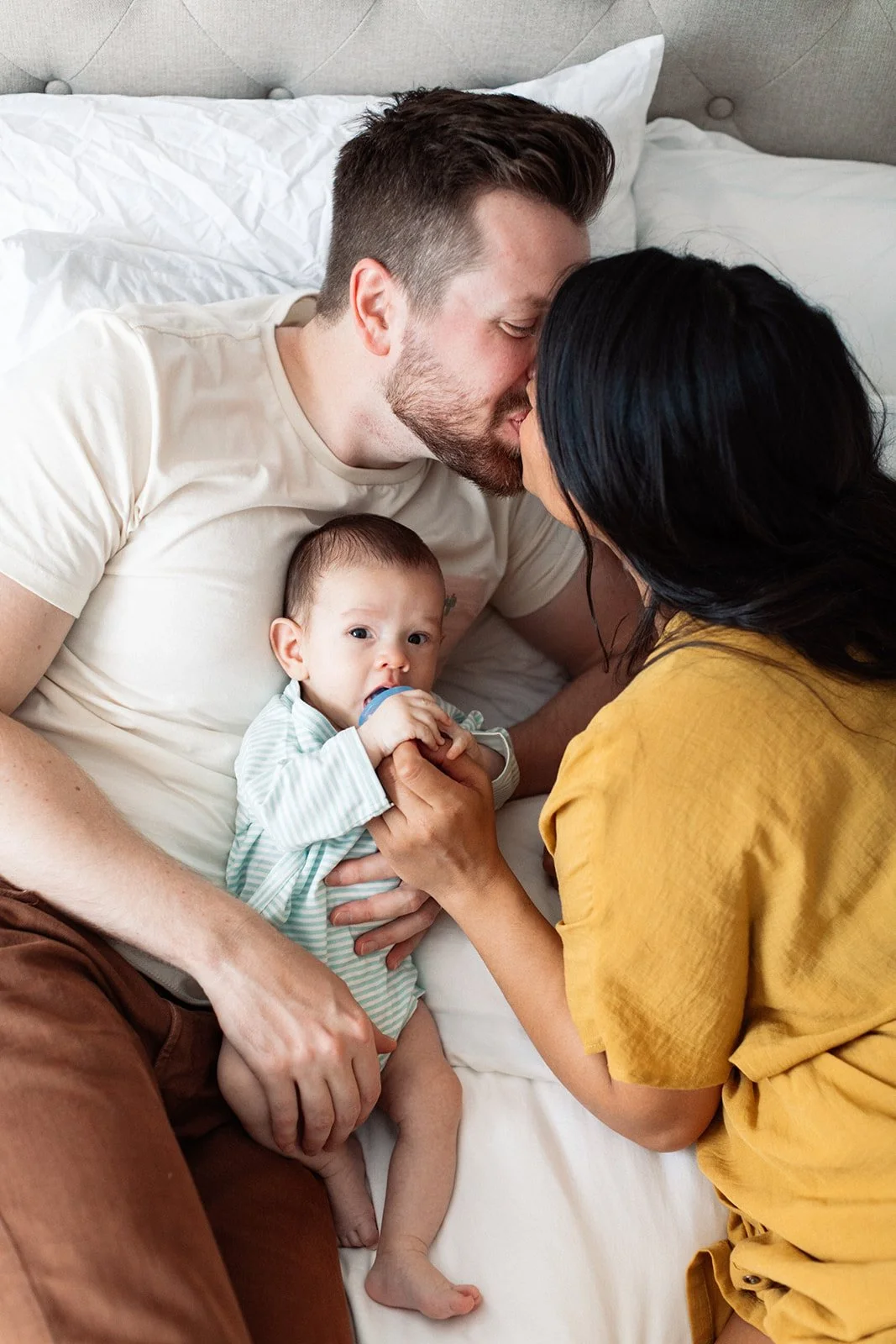 Los Angeles Family Photography Experience featuring family, maternity, newborn, and mini sessions with pricing, session planning, and photography tips.