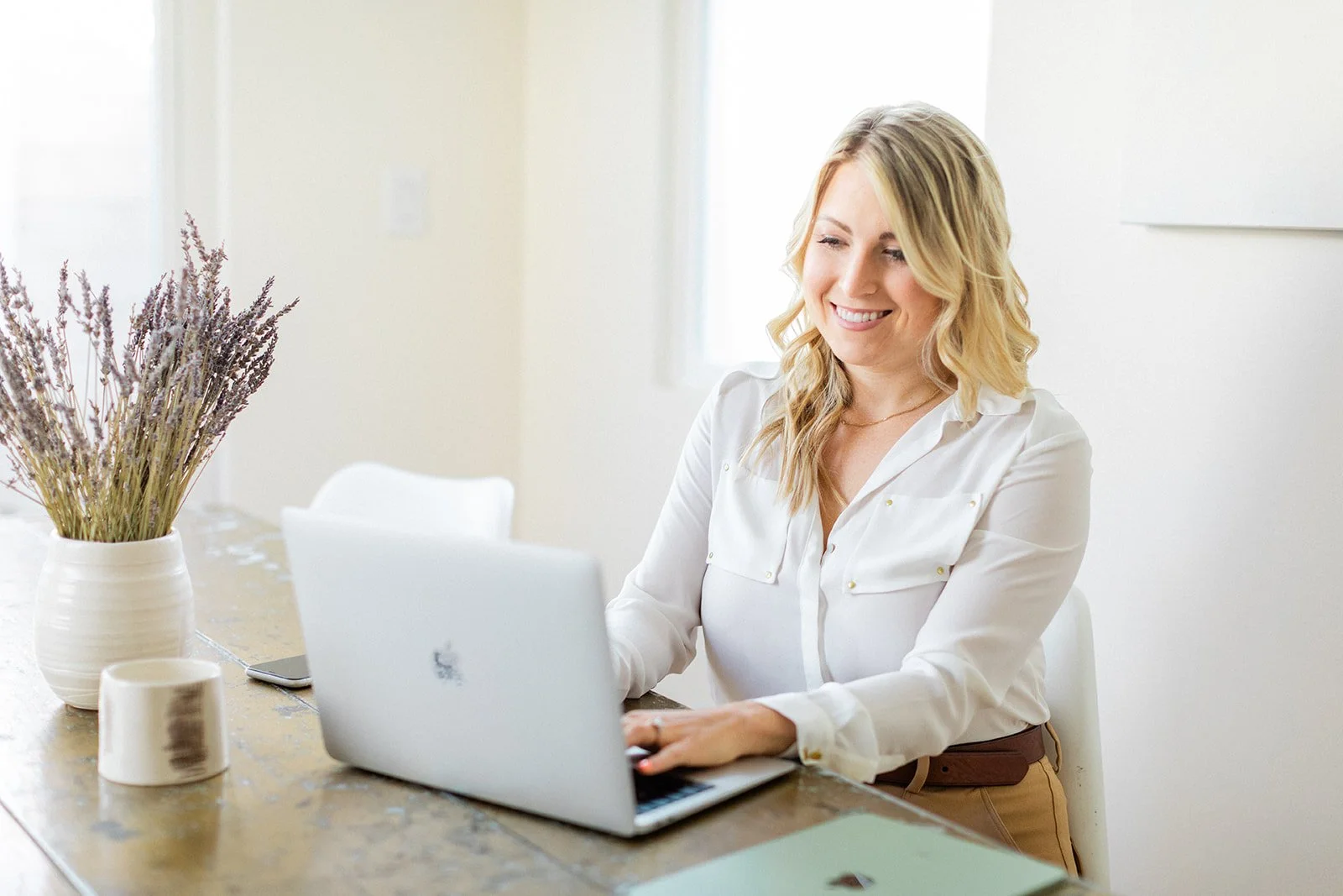 LindseyDenmanPhoto-LosAngeles-California-personal-branding-session-consultant-211025-0004.jpg