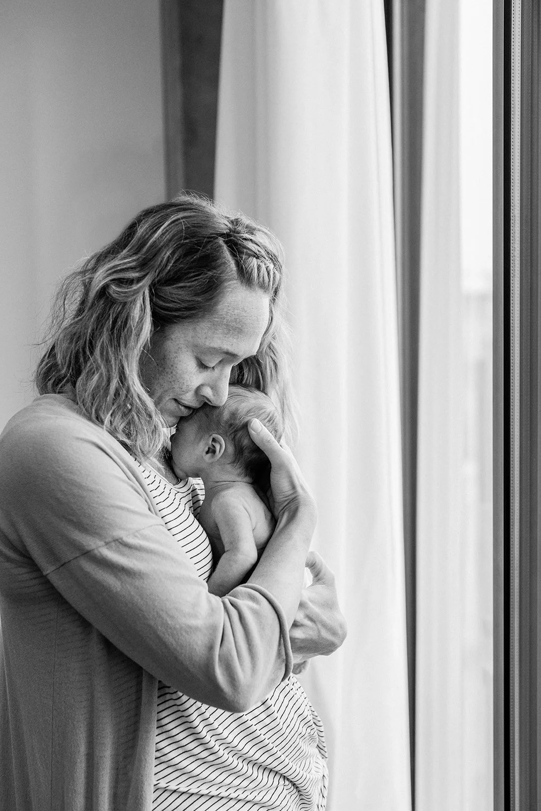 Los Angeles Family Photography Experience featuring family, maternity, newborn, and mini sessions with pricing, session planning, and photography tips.