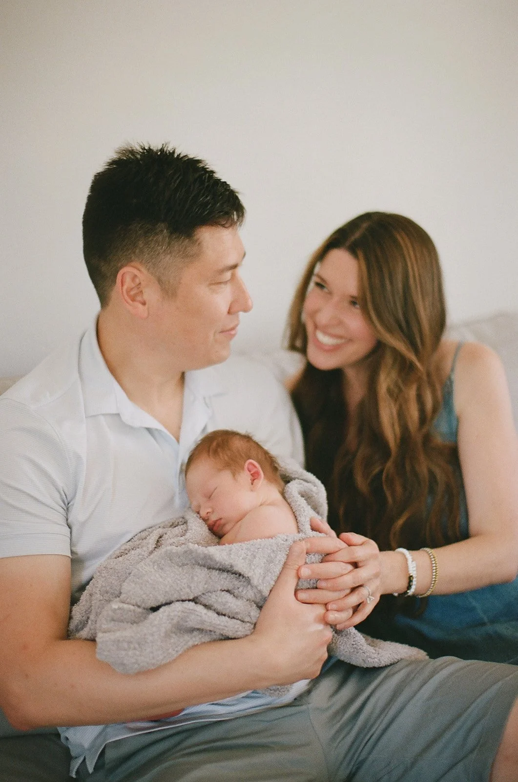 LindseyDenmanPhoto-Berkeley-California-in-home-newborn-family-film-250603-0024_websize (1).jpg