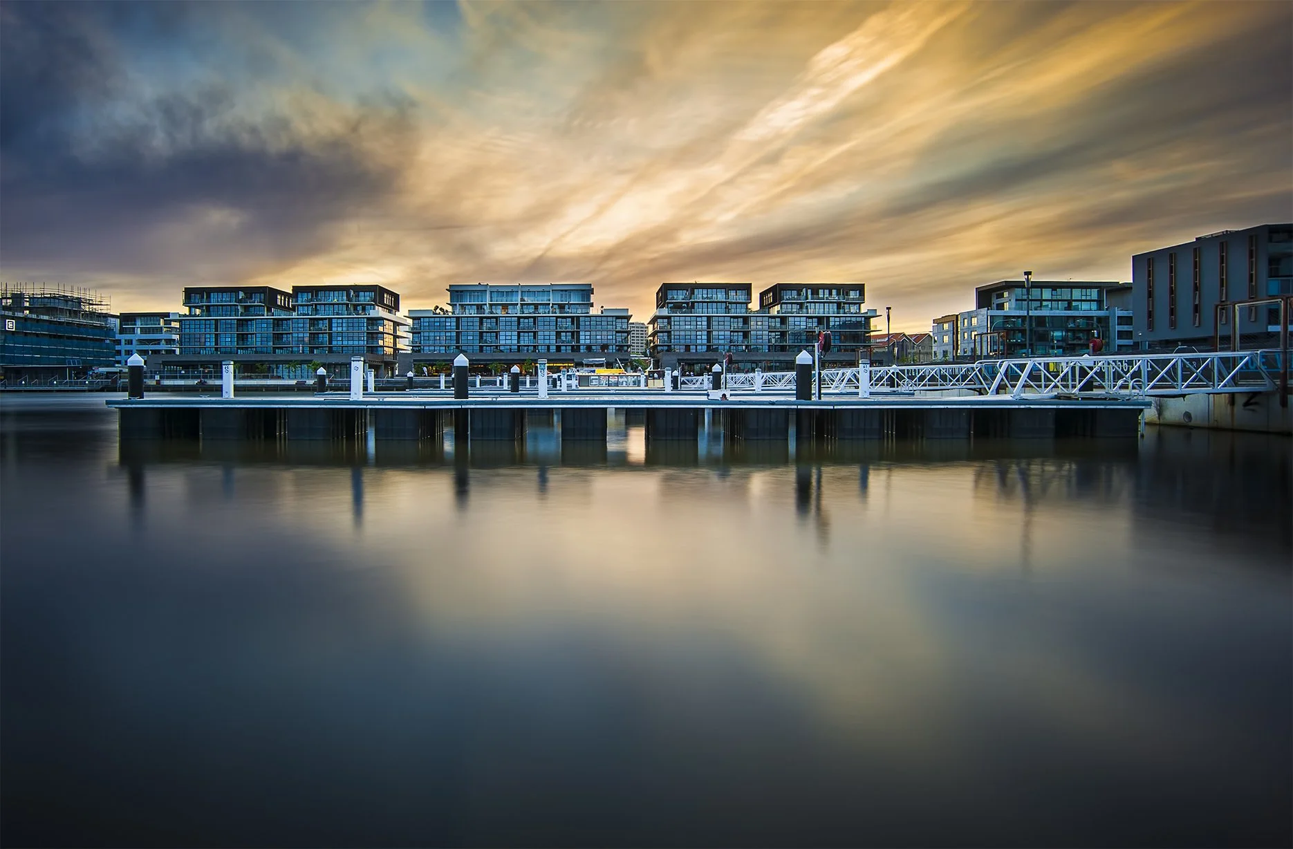 'Dockside' Apartments, Kingston, ACT
Designed by Stewart Architects, developed by DOMA - (Role - General Manager Development)