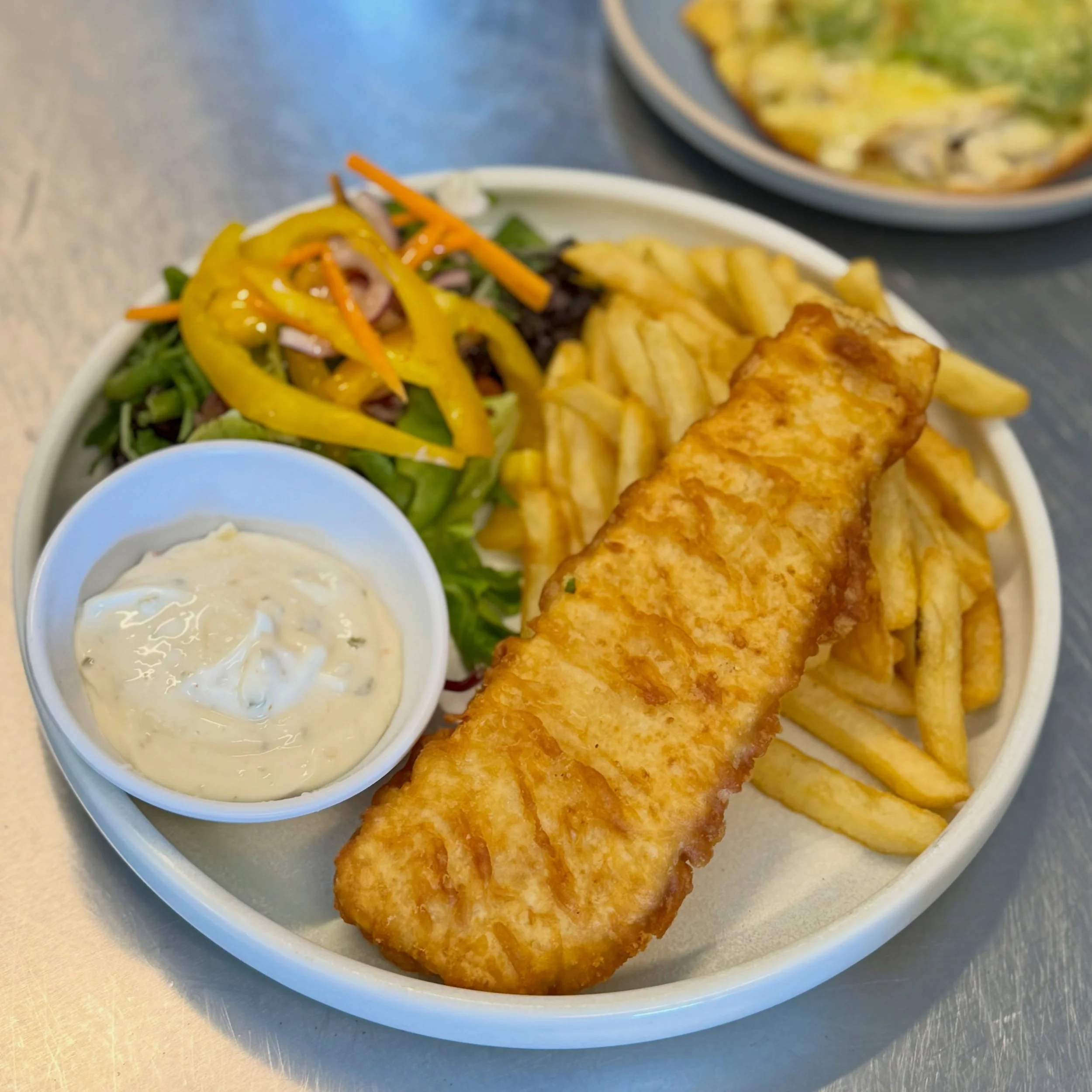 🐟 Craving the perfect Fish &amp; Chips? 🍽️

Fresh, flaky fish cooked just the way you like it&hellip;Grilled or crispy battered - served with golden chips, fresh salad &amp; tartare sauce. 🤤

The only question is&hellip; grilled or battered? 👇

?