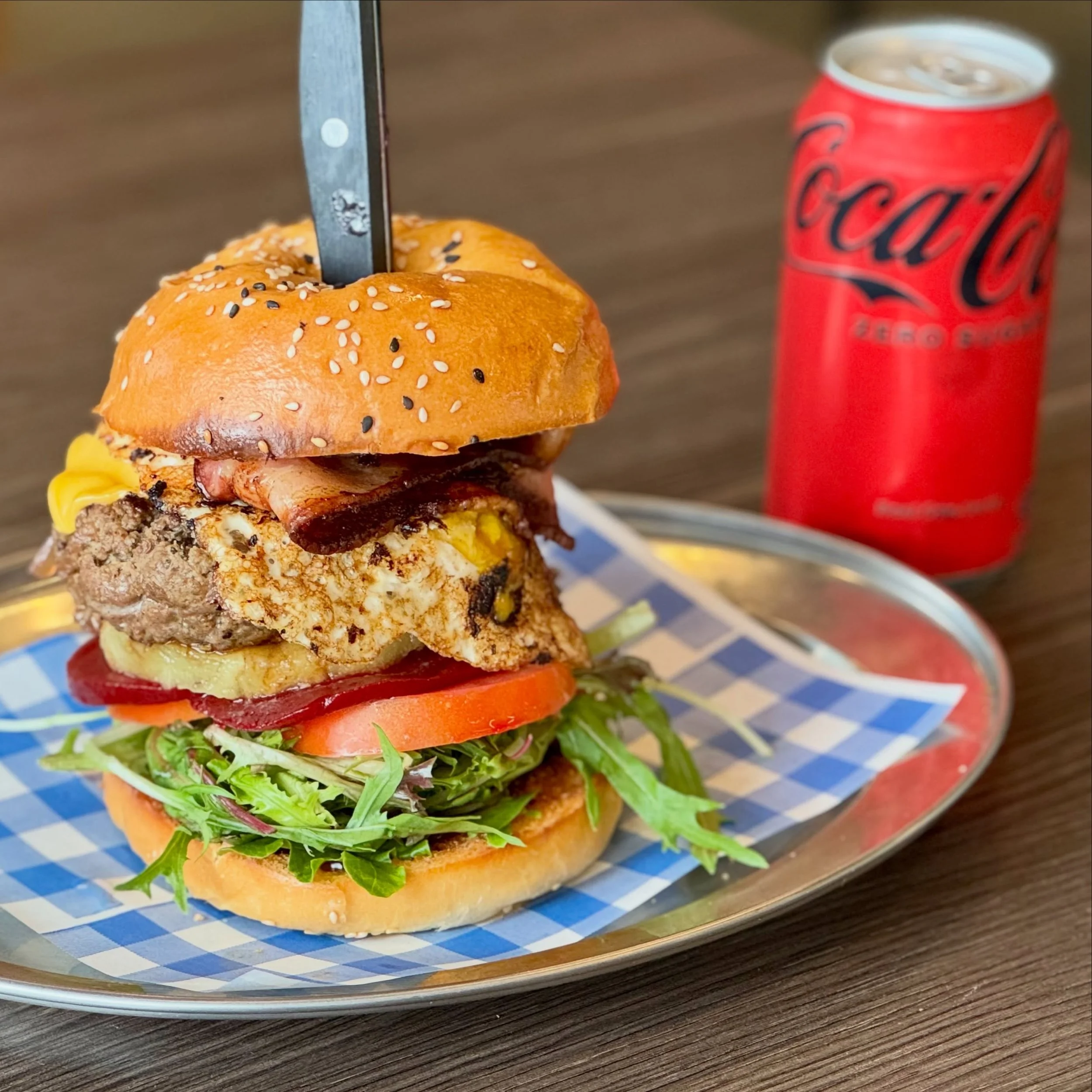 Have you tried Roger&rsquo;s Works Burger? 🍔 

An old school burger PACKED full of juicy ingredients and sure to please hungry souls 🥬 🍅 

Available 7 days a week! What are you waiting for? 😋 

📍 The Lazy George Cafe - Shop 1, 69 George St, Maru